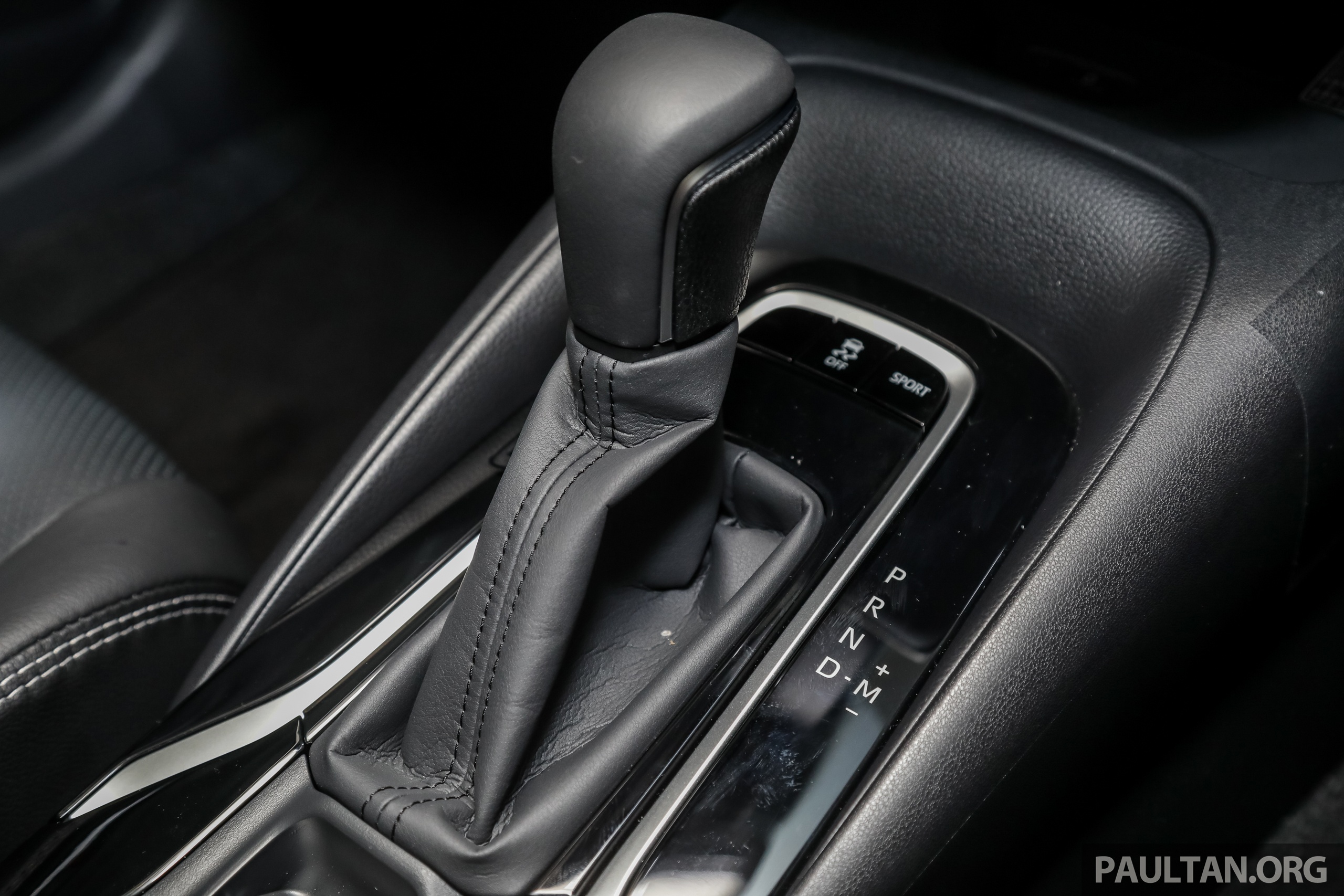 Can canh Toyota Corolla Altis 1.8G 2020 anh 9