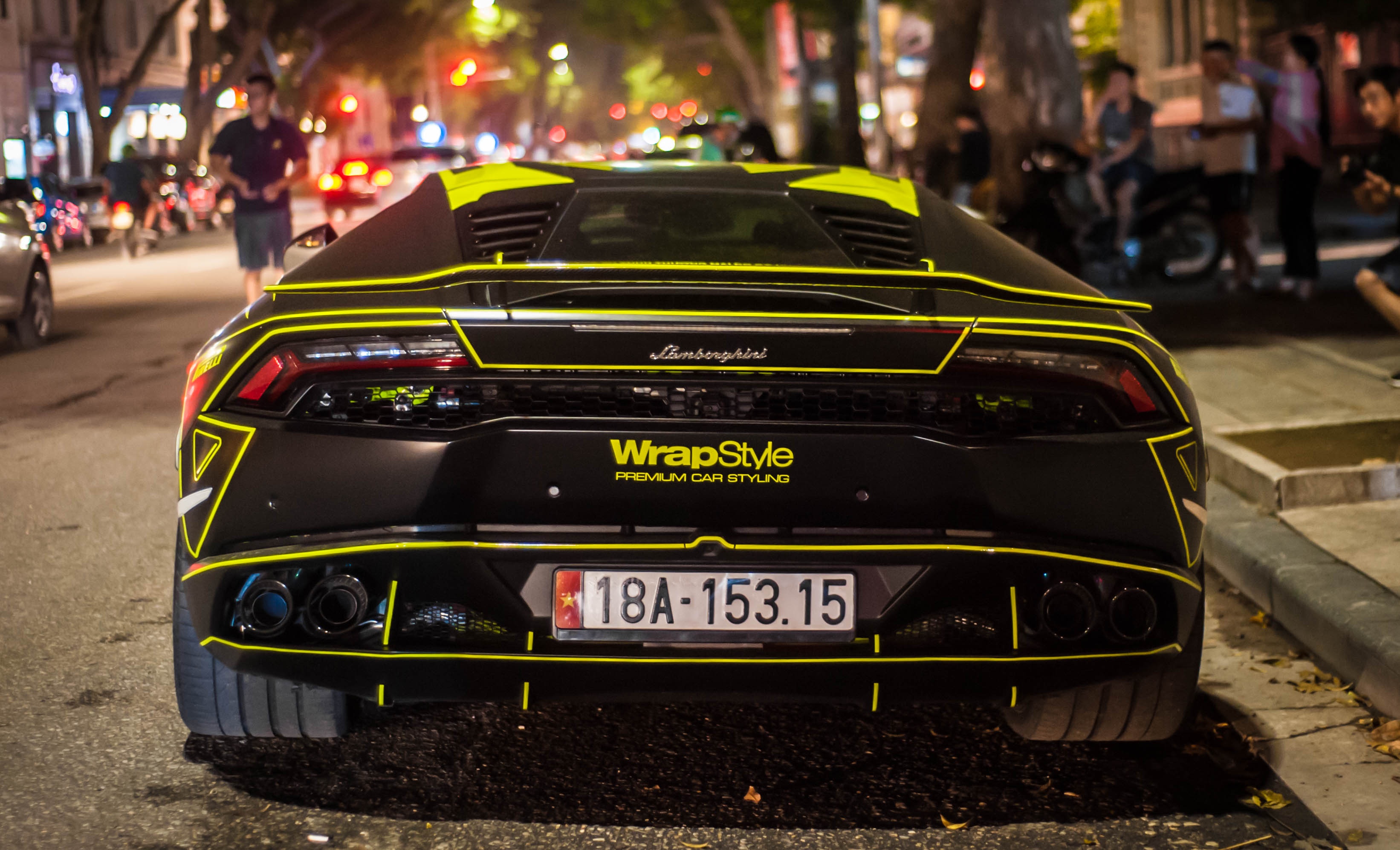 Dan sieu xe quy tu dao pho Ha Noi toi cuoi tuan anh 10