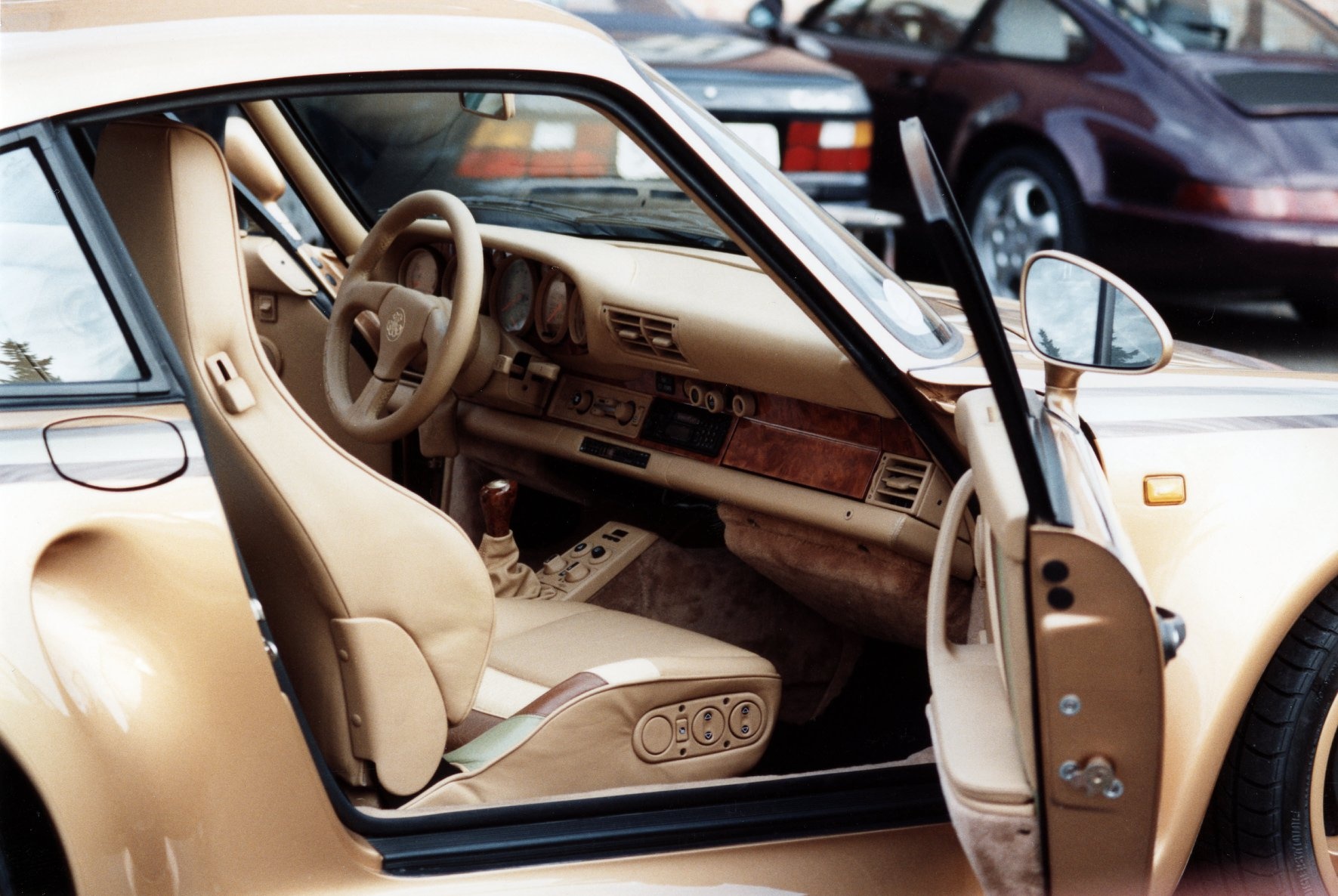 Porsche 959 vang kim hang hiem cua hoang than Qatar anh 4