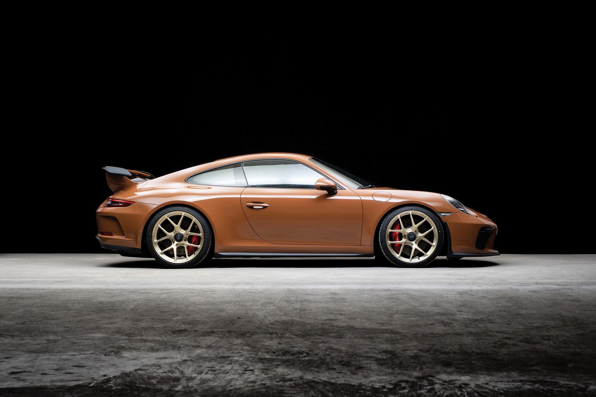 Sieu xe Porsche 911 GT3 phong cach thap nien 70 anh 2