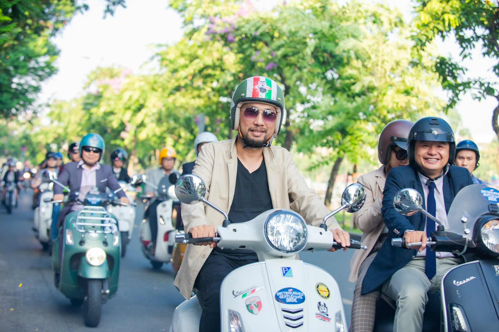 Hang tram quy ong cuoi moto du su kien DGR anh 1