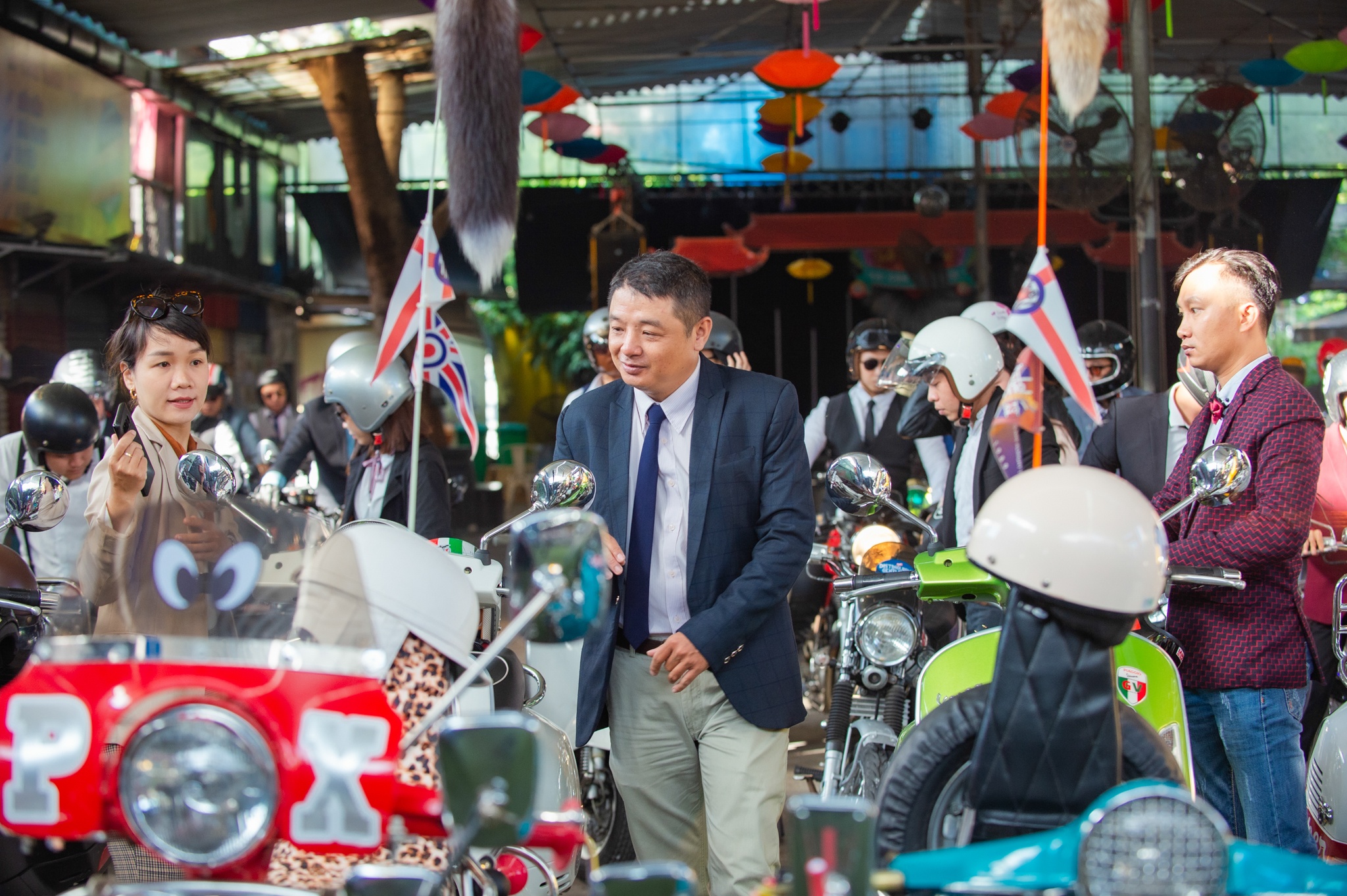 Hang tram quy ong cuoi moto du su kien DGR anh 3