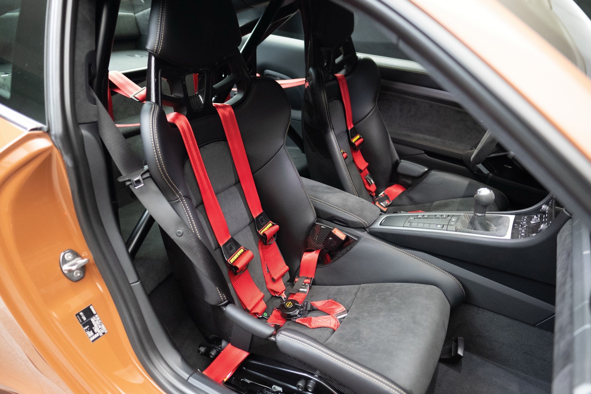 Sieu xe Porsche 911 GT3 phong cach thap nien 70 anh 4