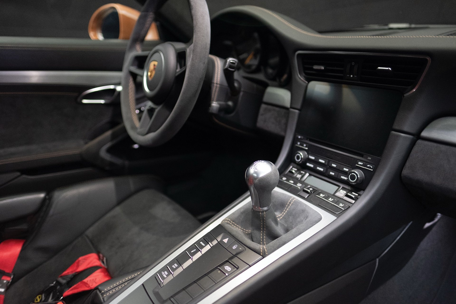 Sieu xe Porsche 911 GT3 phong cach thap nien 70 anh 5