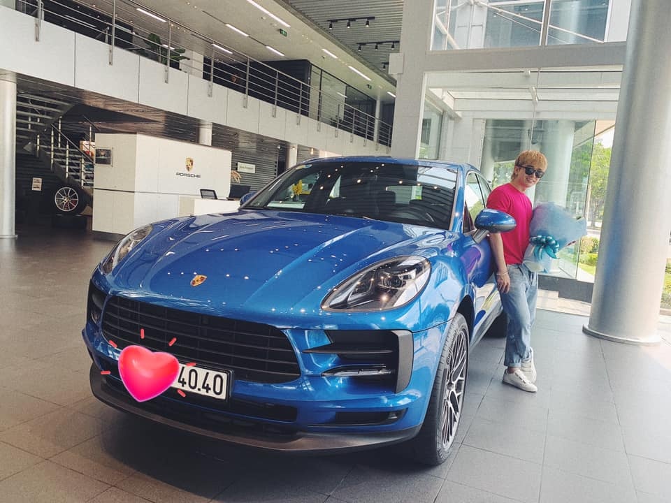 Ca sĩ Chi Dân mua xe Porsche Macan thế hệ mới ảnh 2 Ca si Chi Dan mua xe Porsche Macan the he moi anh 2