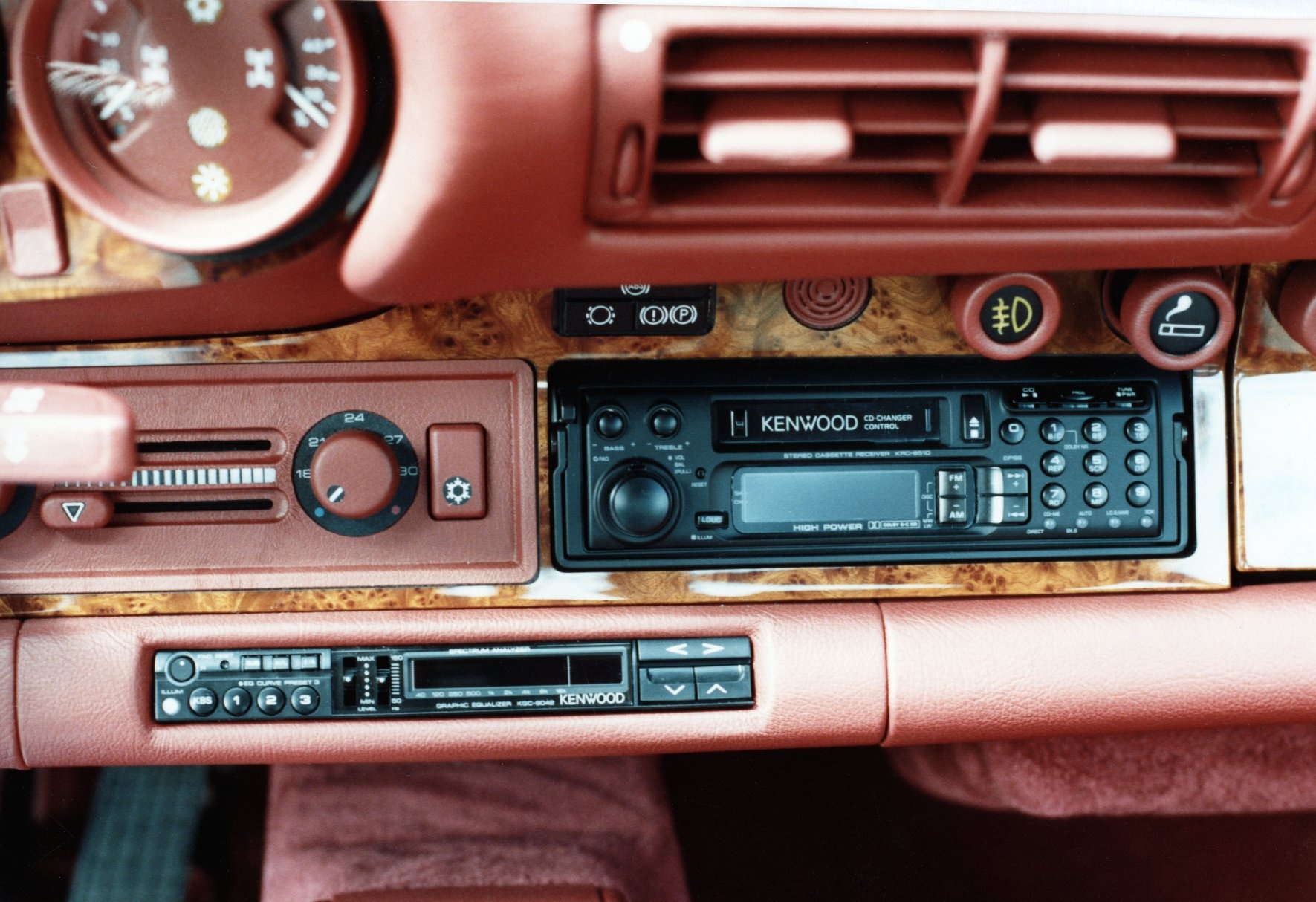 Porsche 959 vang kim hang hiem cua hoang than Qatar anh 6