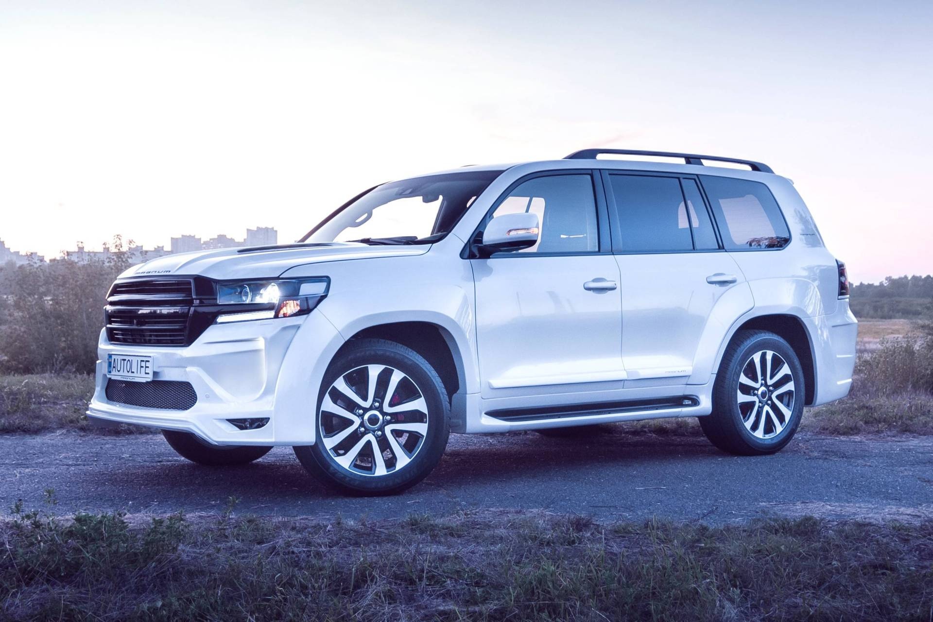 Toyota Land Cruiser 200 Magnum do anh 1