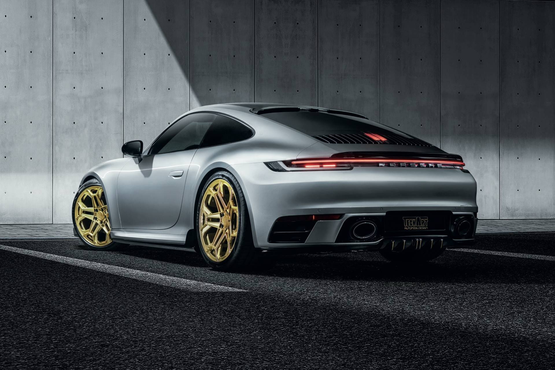 Porsche 911 lot xac man nhan voi goi do TechArt anh 3