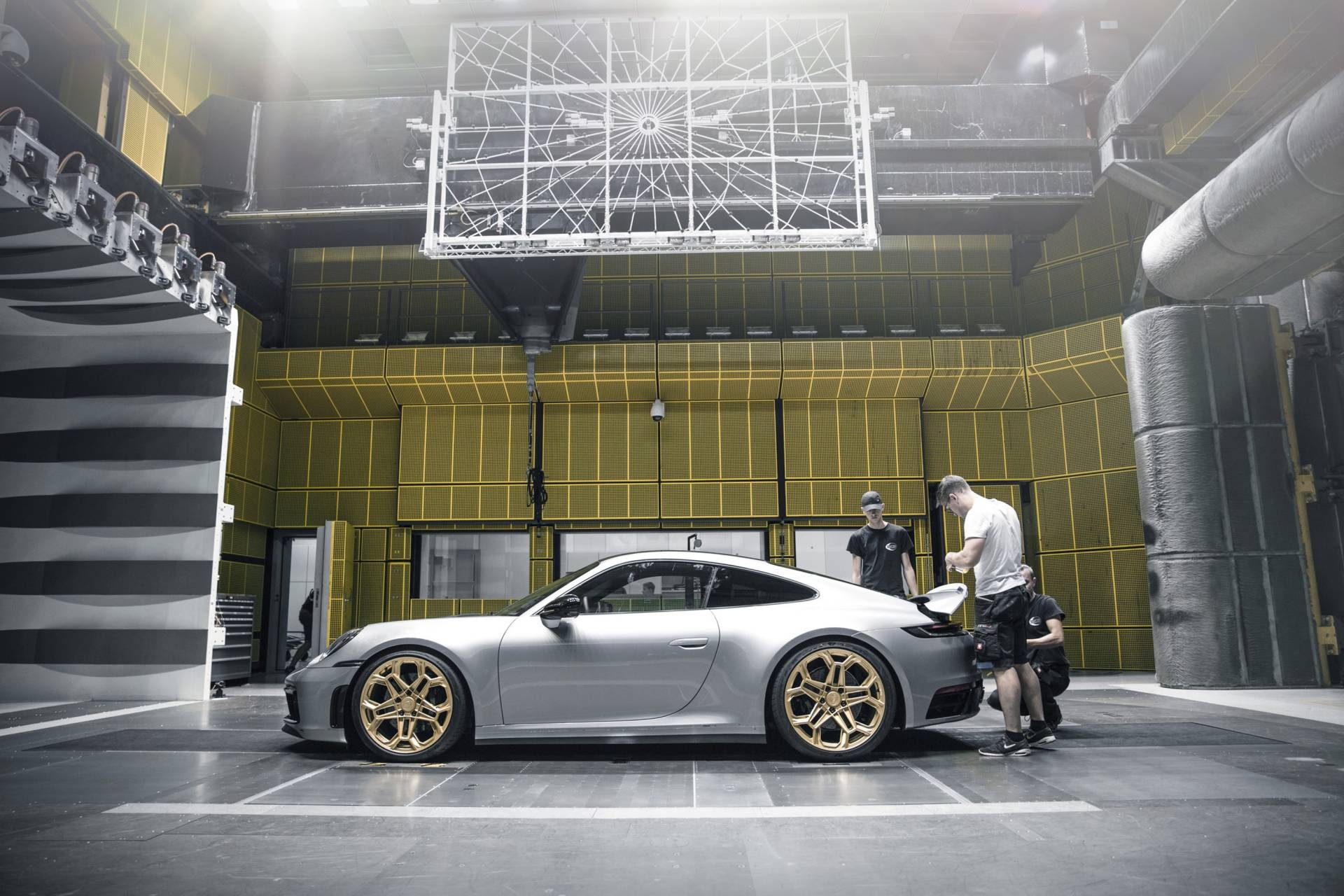 Porsche 911 lot xac man nhan voi goi do TechArt anh 34