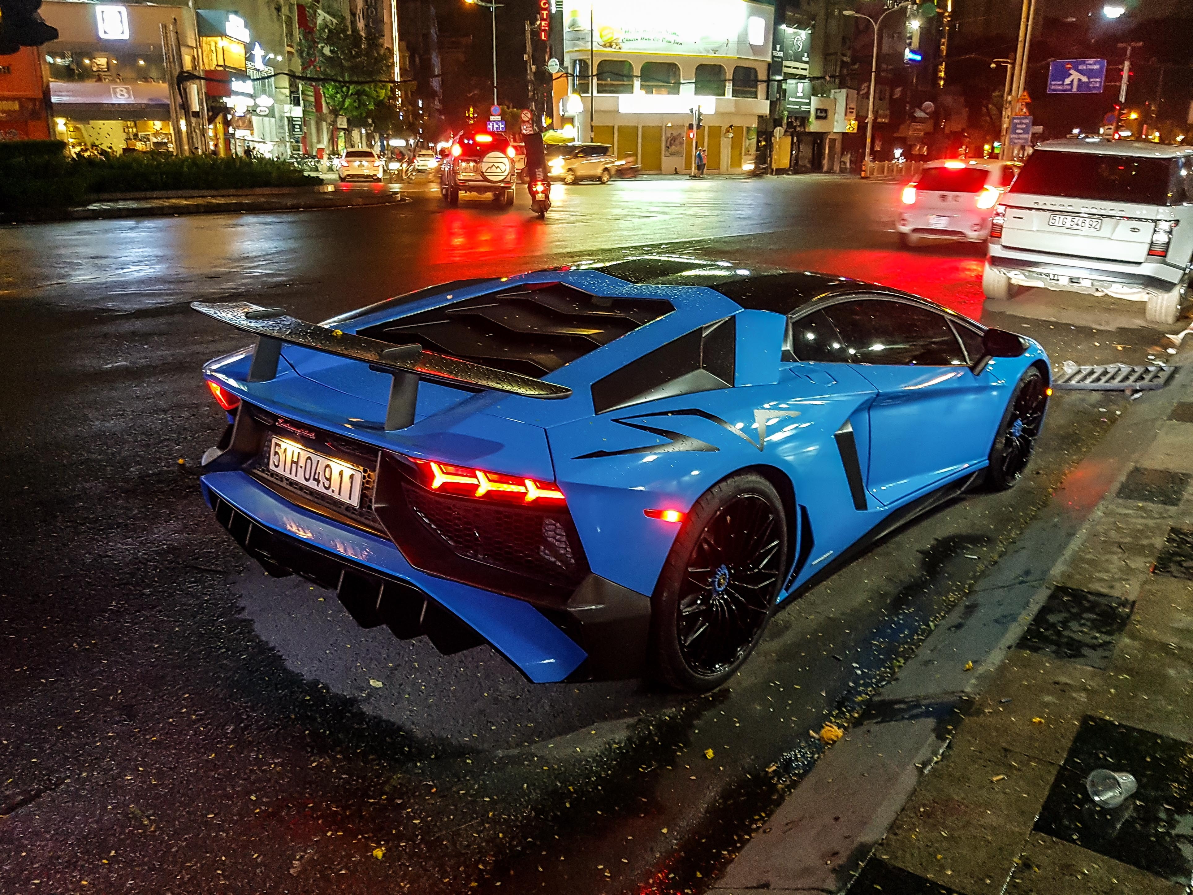 Lamborghini Aventador SV tung cua Minh Nhua anh 10