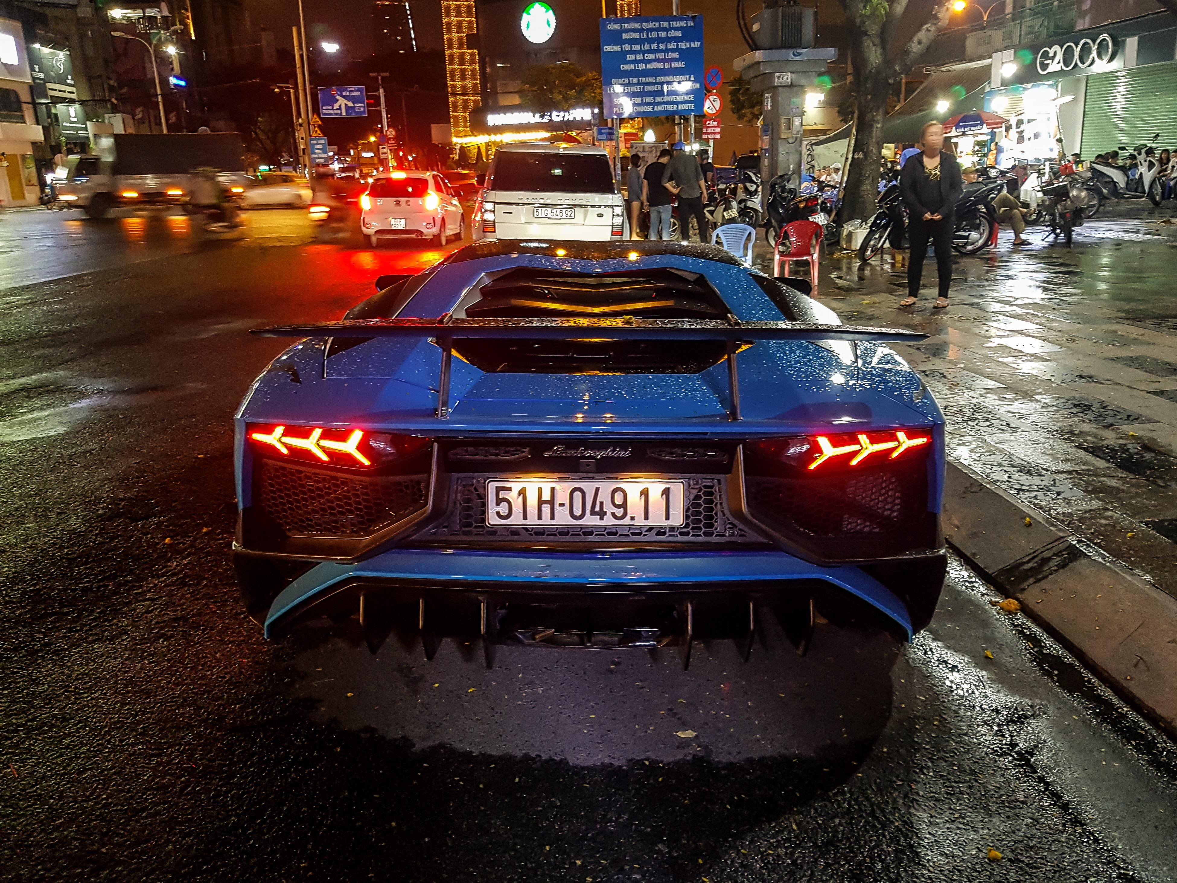 Lamborghini Aventador SV tung cua Minh Nhua anh 9