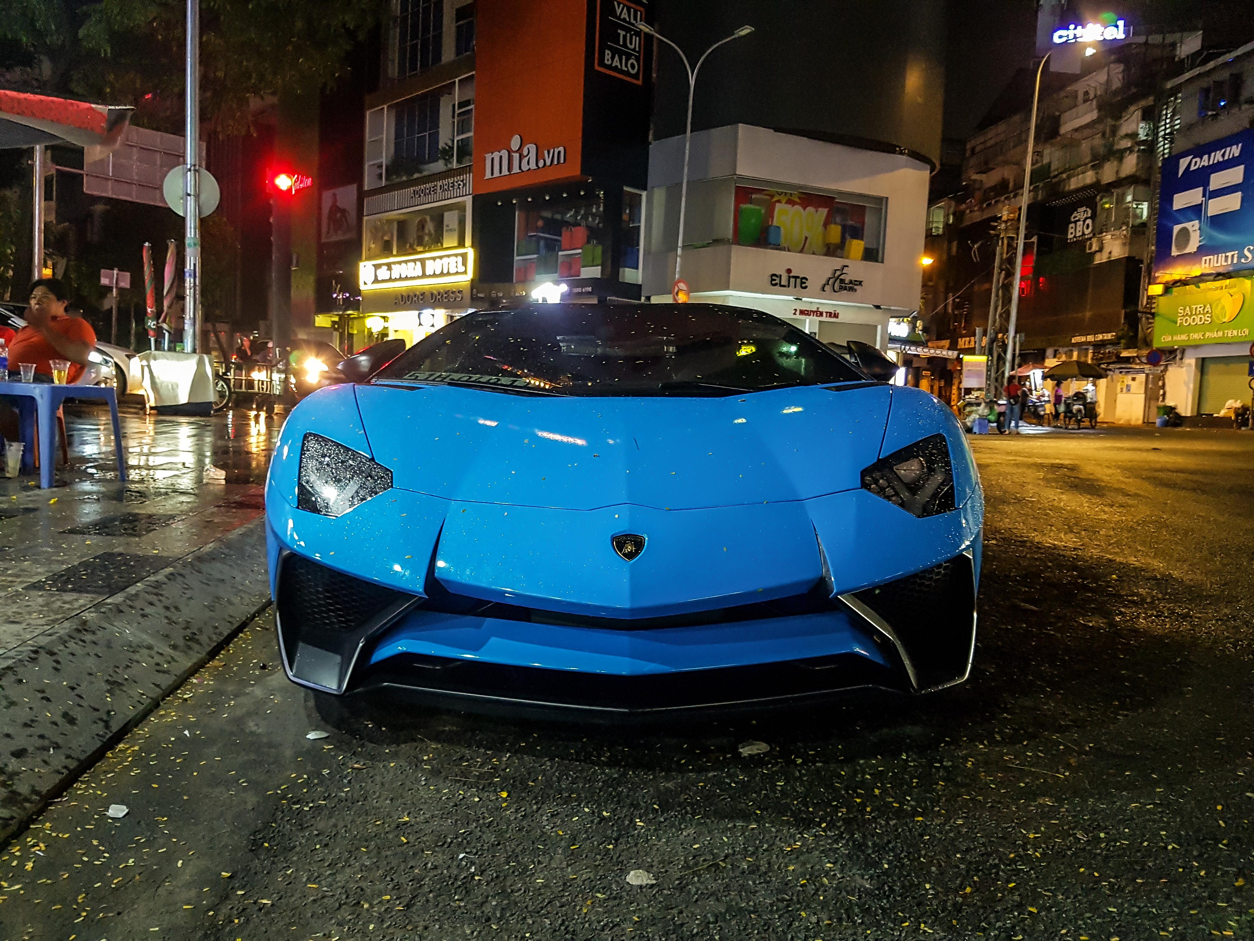 Lamborghini Aventador SV tung cua Minh Nhua anh 5