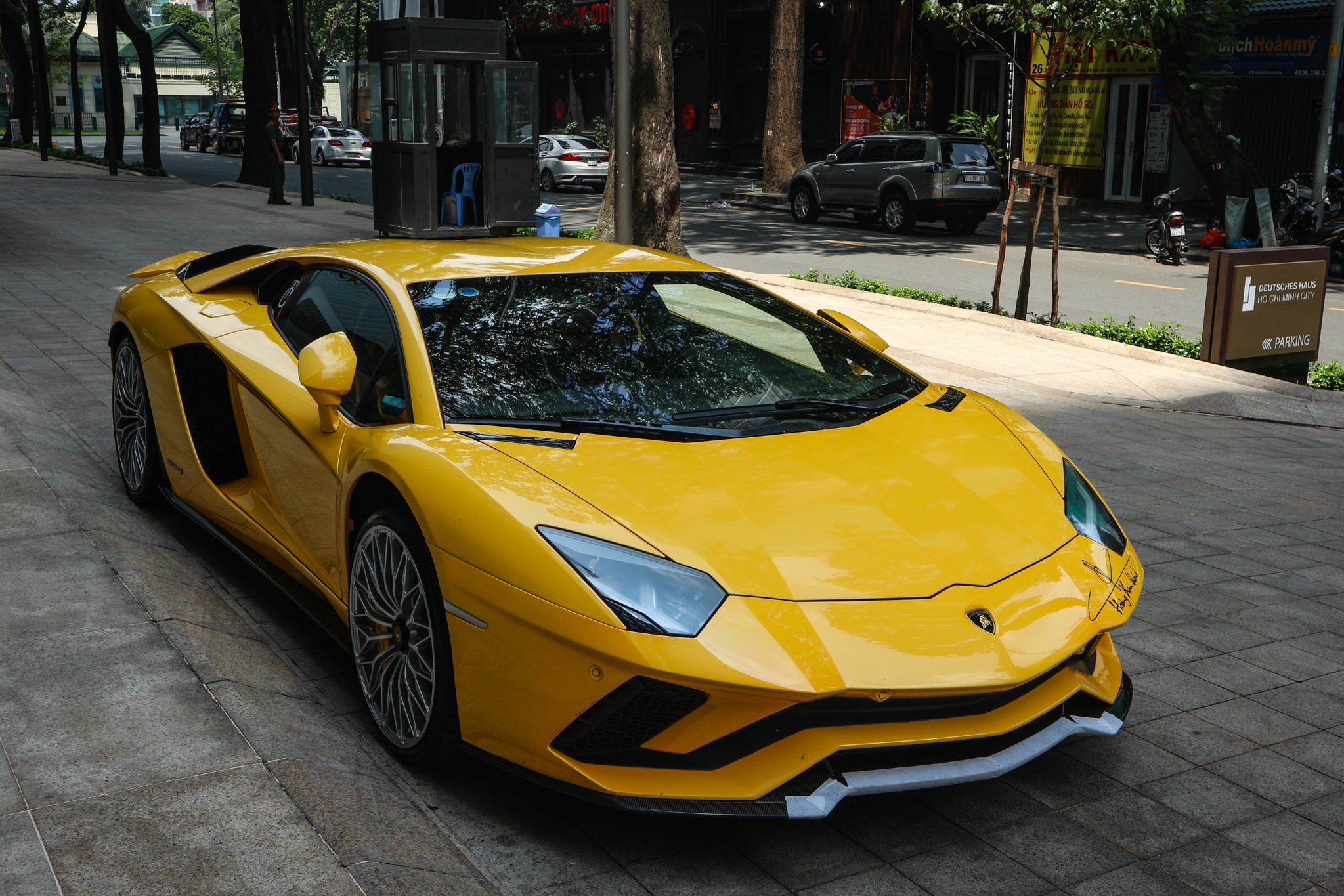 Lamborghini Aventador S nang cap ngoai hinh sau su co Car Passion anh 3