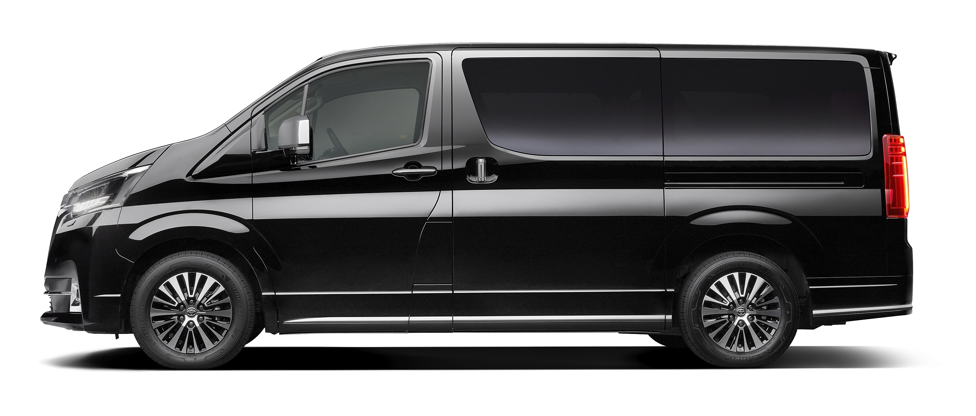 Toyota GranAce sap ra mat anh 2