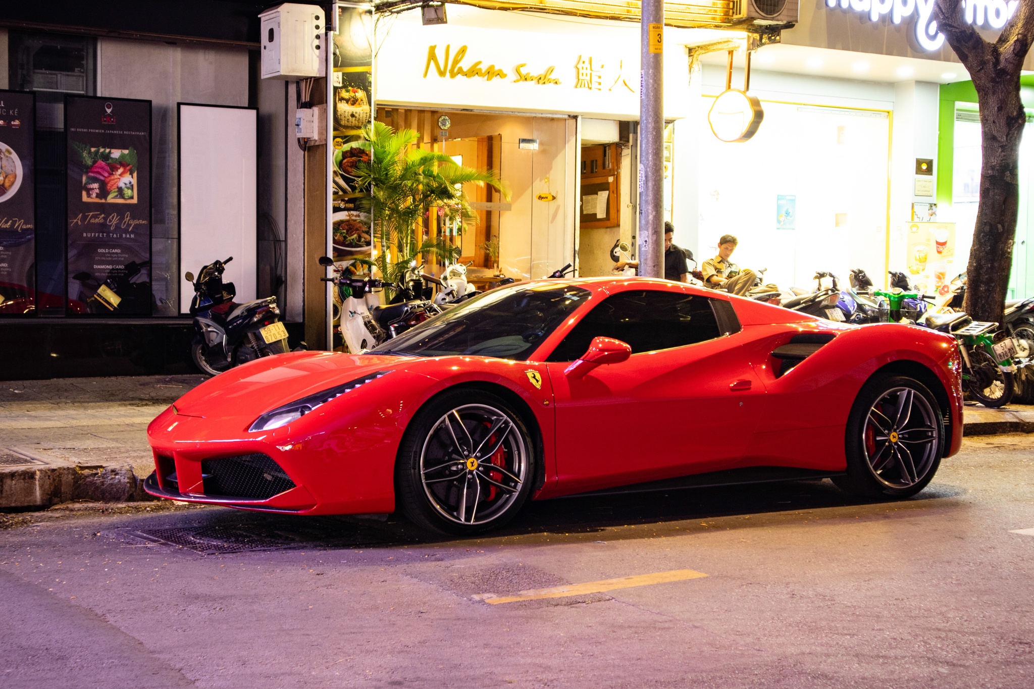 Ferrari 488 GTB Spider cua Cuong do la anh 2