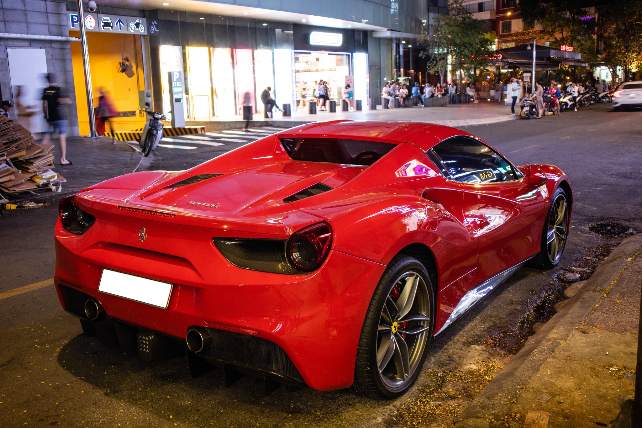 Ferrari 488 GTB Spider cua Cuong do la anh 6