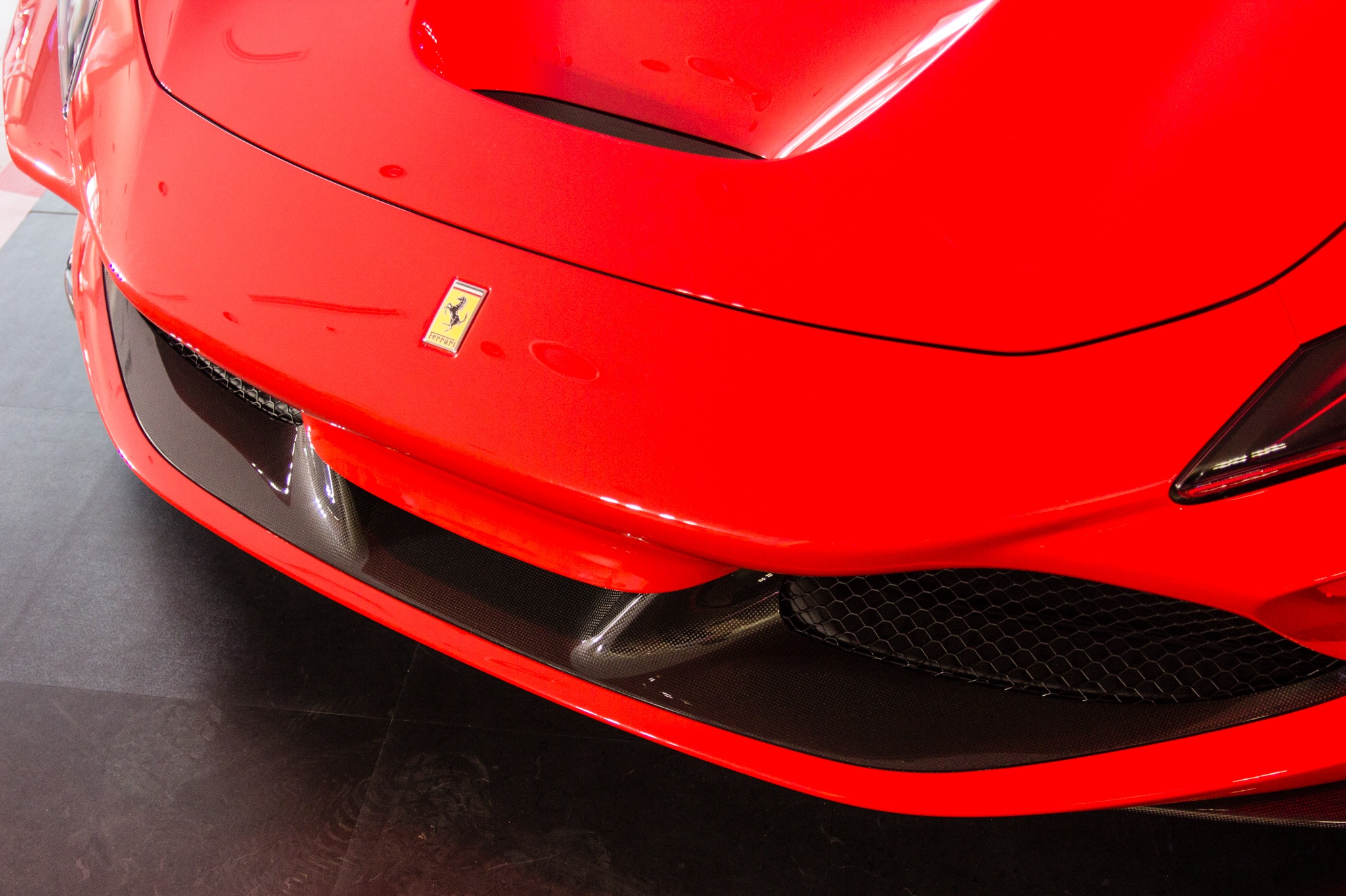 Ferrari F8 Tributo dau tien cap ben VN anh 5
