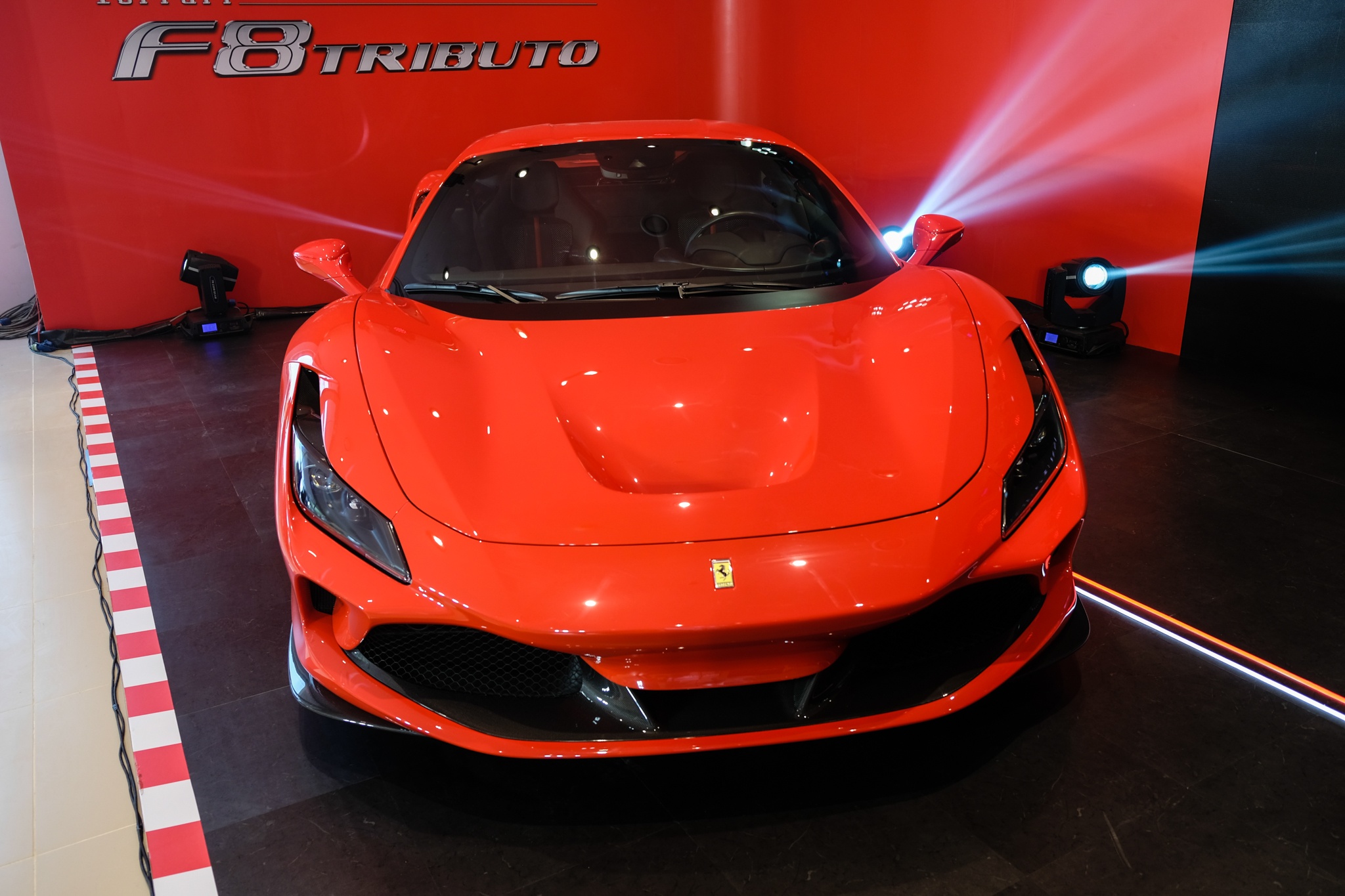 Ferrari F8 Tributo dau tien cap ben VN anh 3