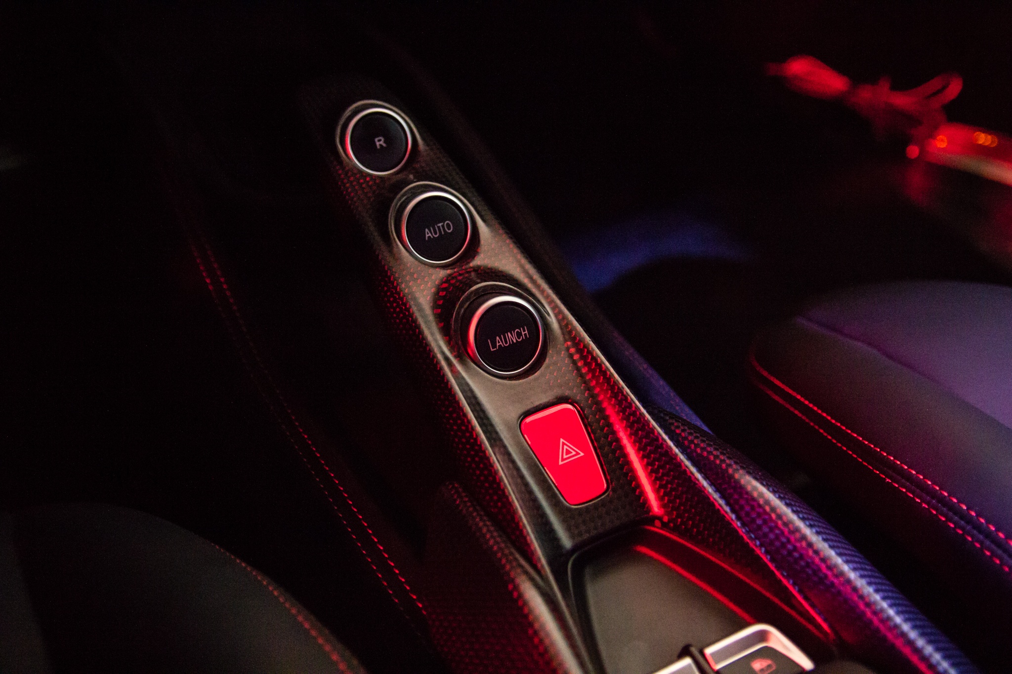 Ferrari F8 Tributo dau tien cap ben VN anh 11