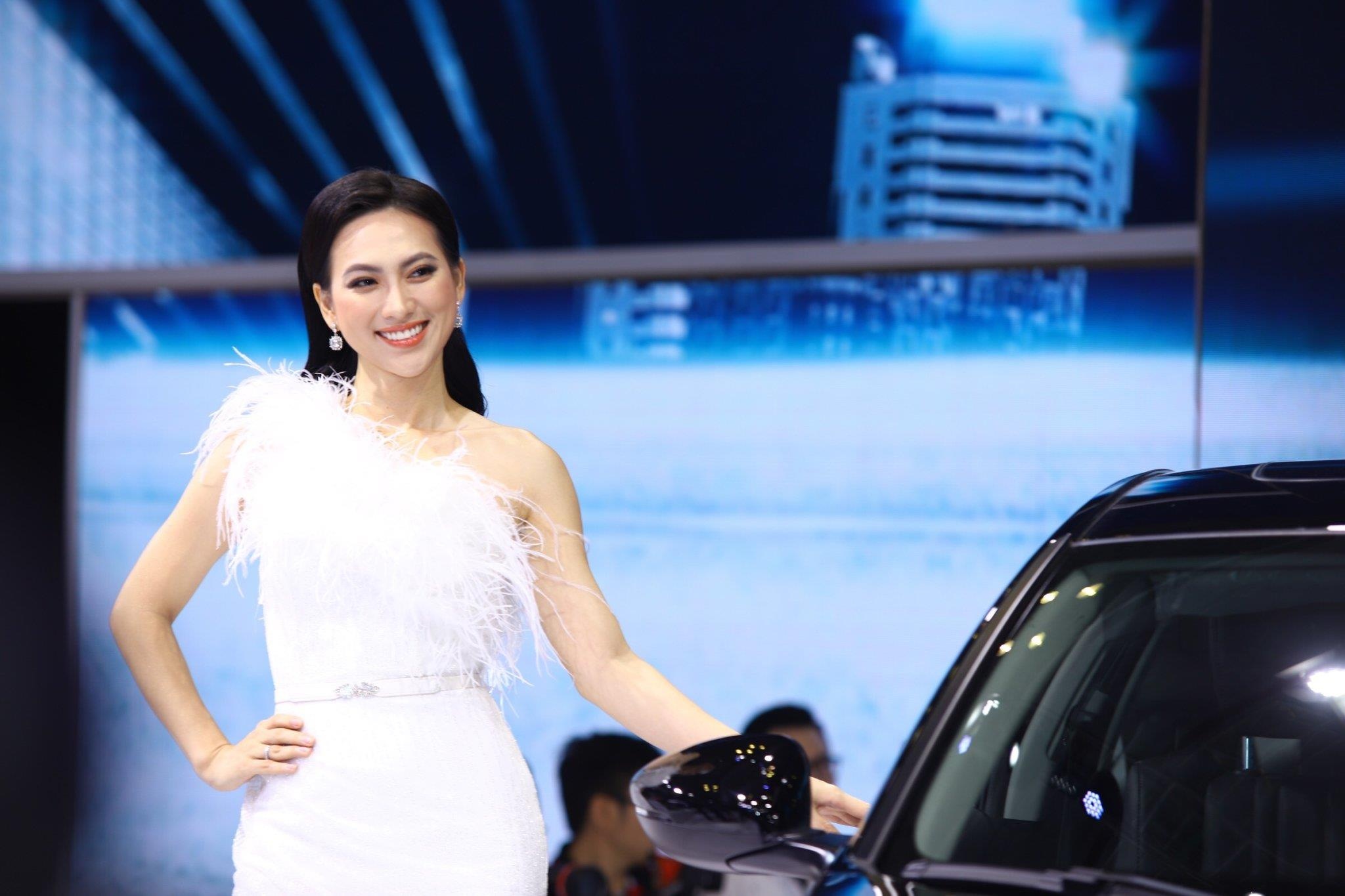 Mau Tay do sac nguoi dep Viet tai VMS 2019 hinh anh