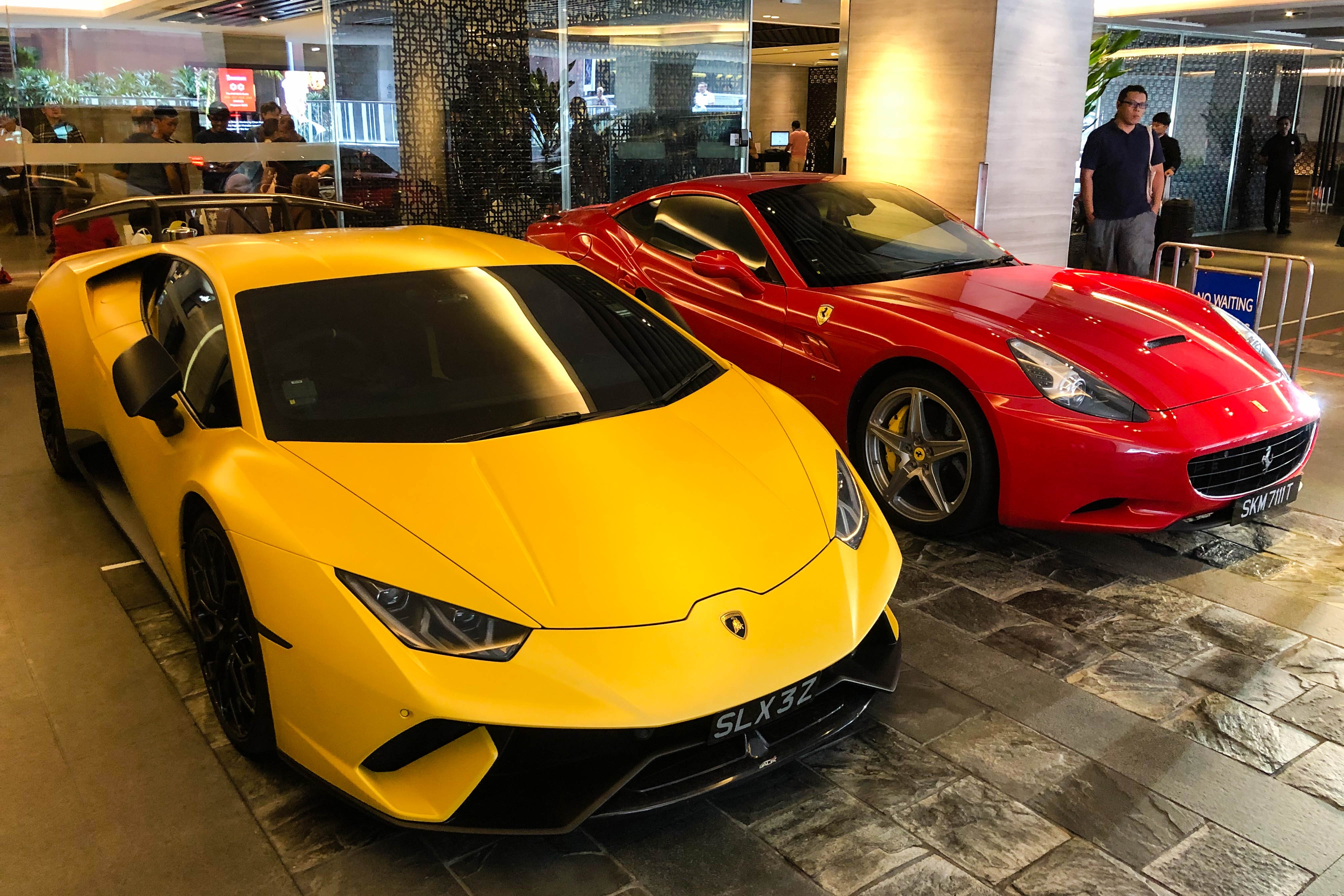 'Ra ngõ gặp siêu xe' ở Singapore ảnh 32 'Ra ngo gap sieu xe' o Singapore anh 32