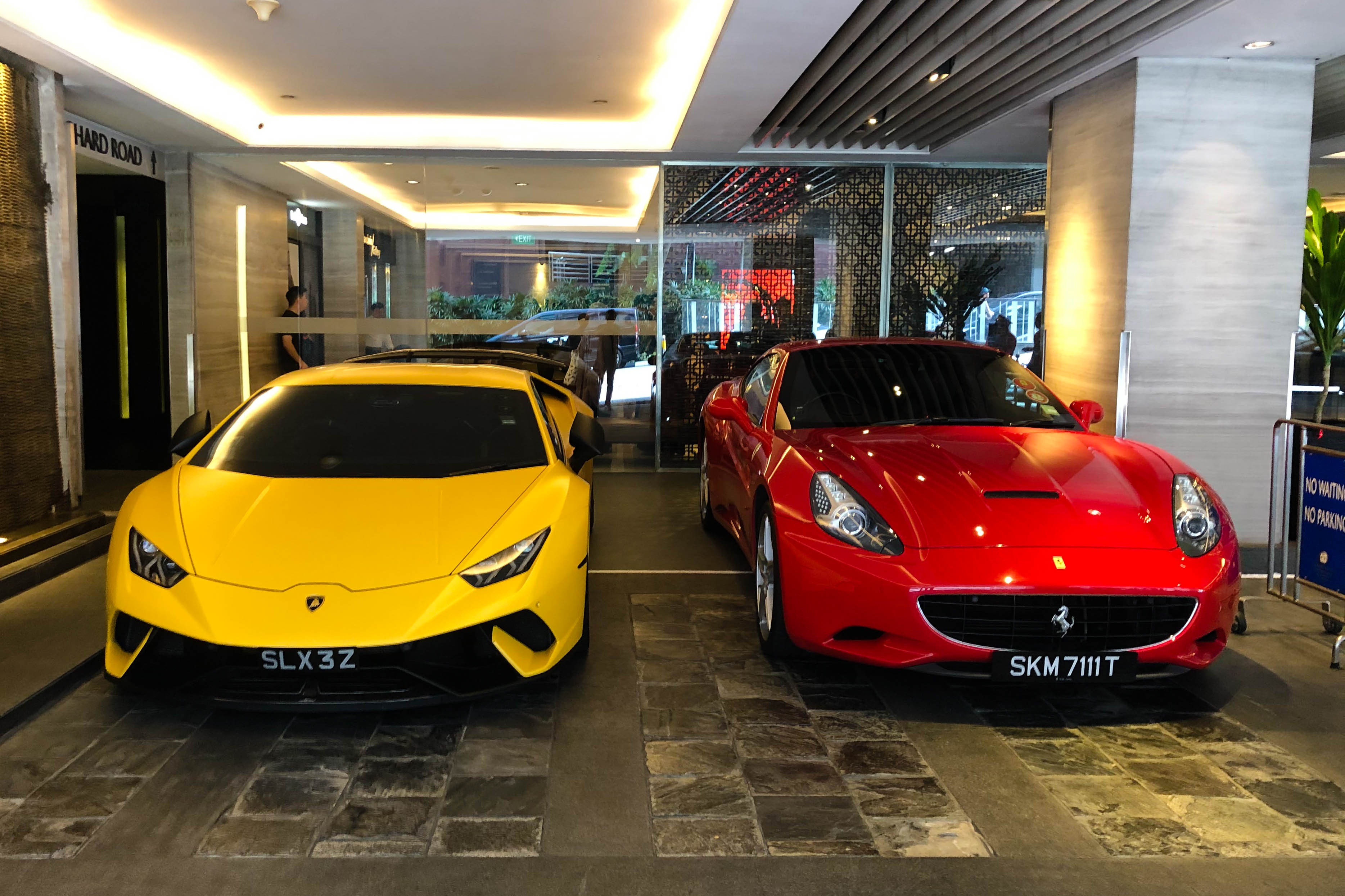 'Ra ngõ gặp siêu xe' ở Singapore ảnh 3 'Ra ngo gap sieu xe' o Singapore anh 3