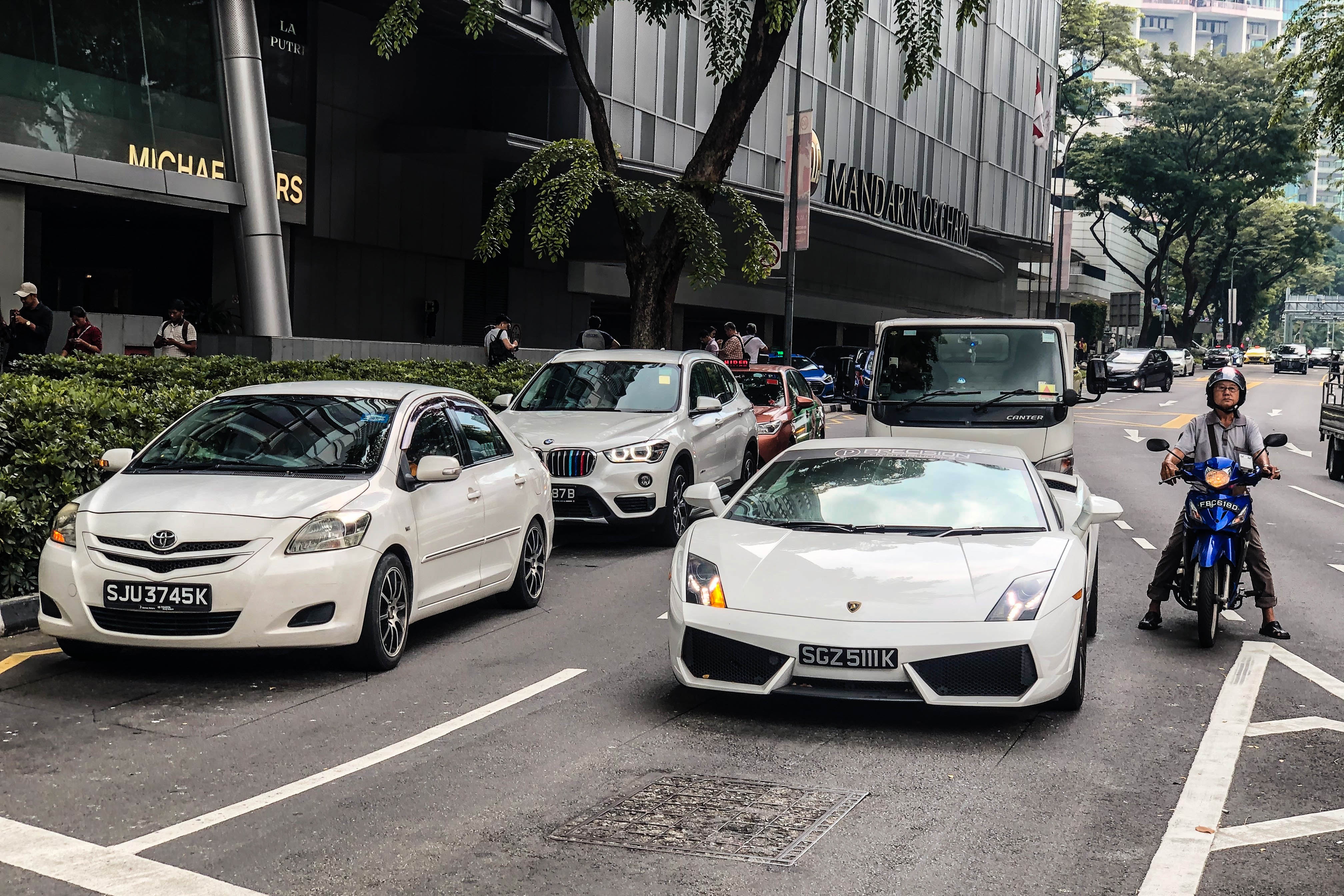 'Ra ngõ gặp siêu xe' ở Singapore ảnh 4 'Ra ngo gap sieu xe' o Singapore anh 4