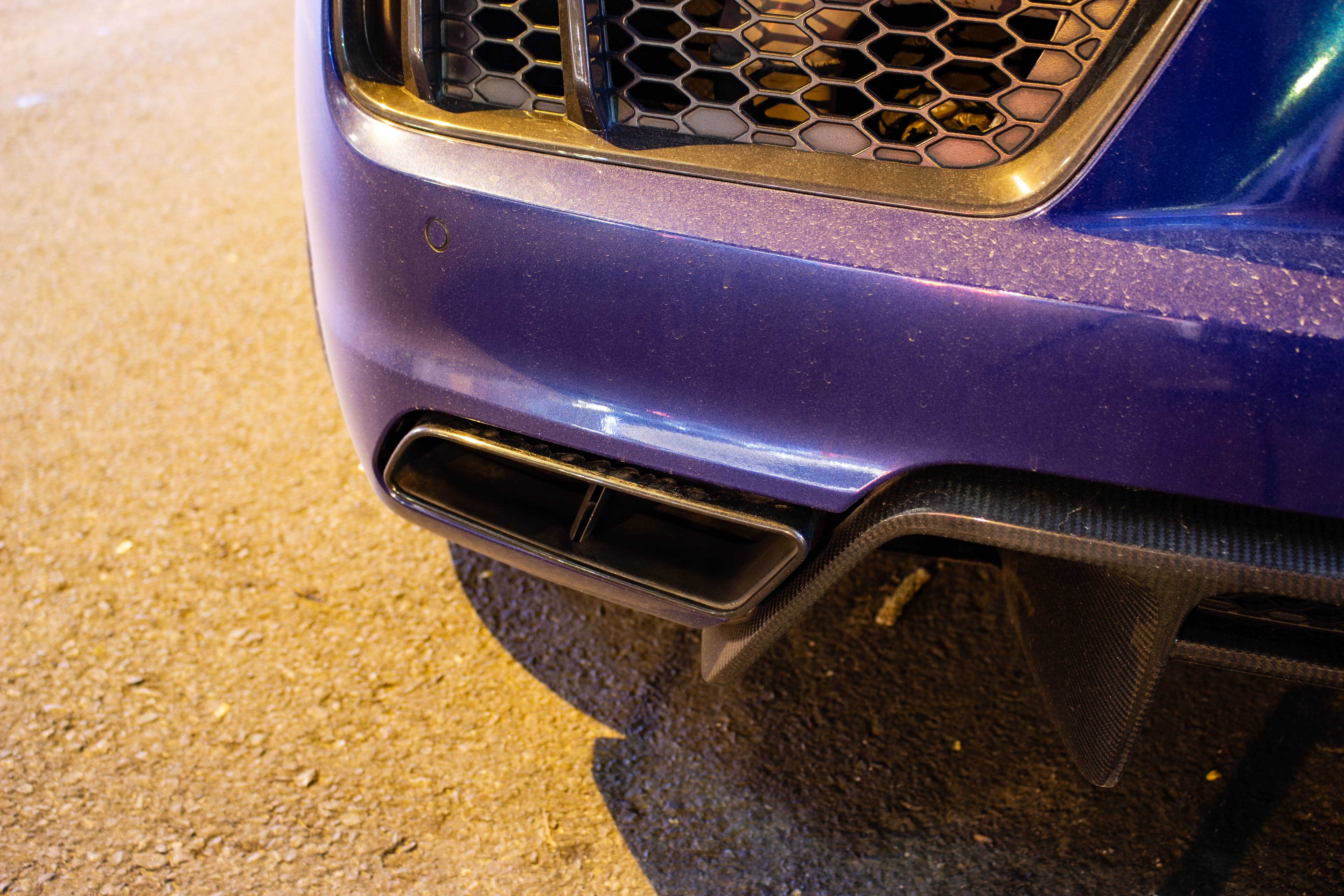 Audi R8 V10 Plus tung cua Cuong do la thay ao moi anh 7