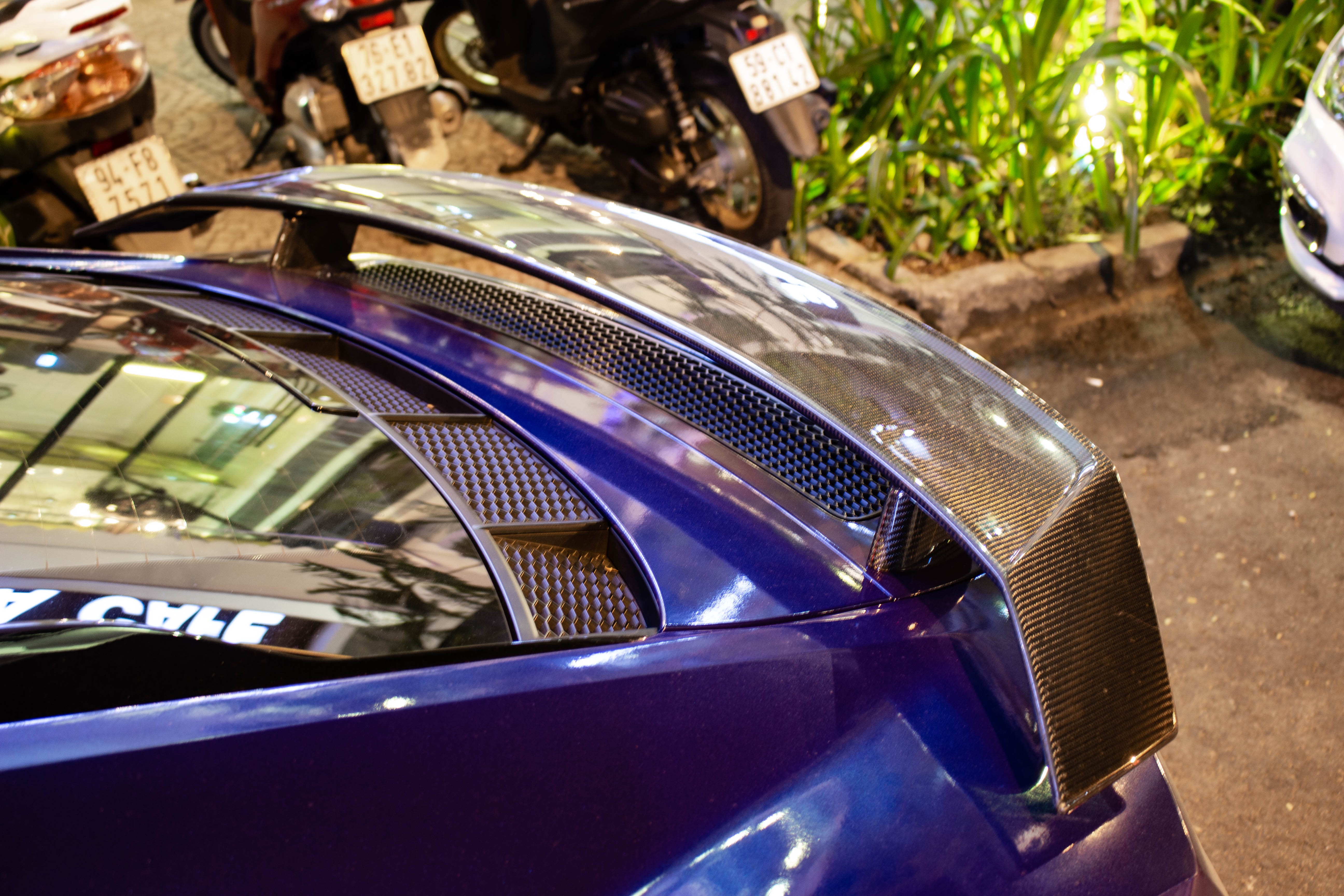 Audi R8 V10 Plus tung cua Cuong do la thay ao moi anh 5