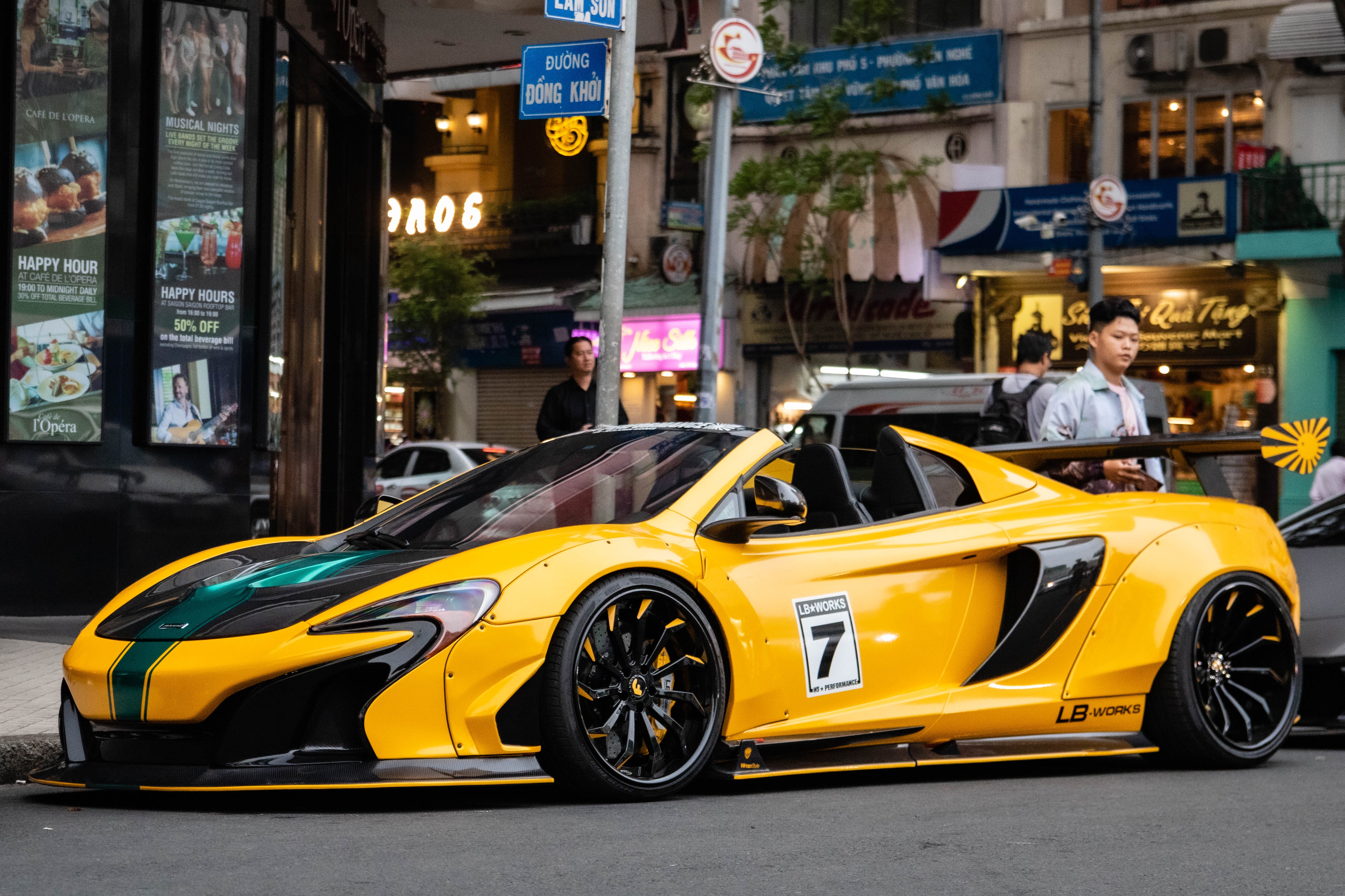 Ngam sieu xe McLaren 650S Spider do than rong anh 1