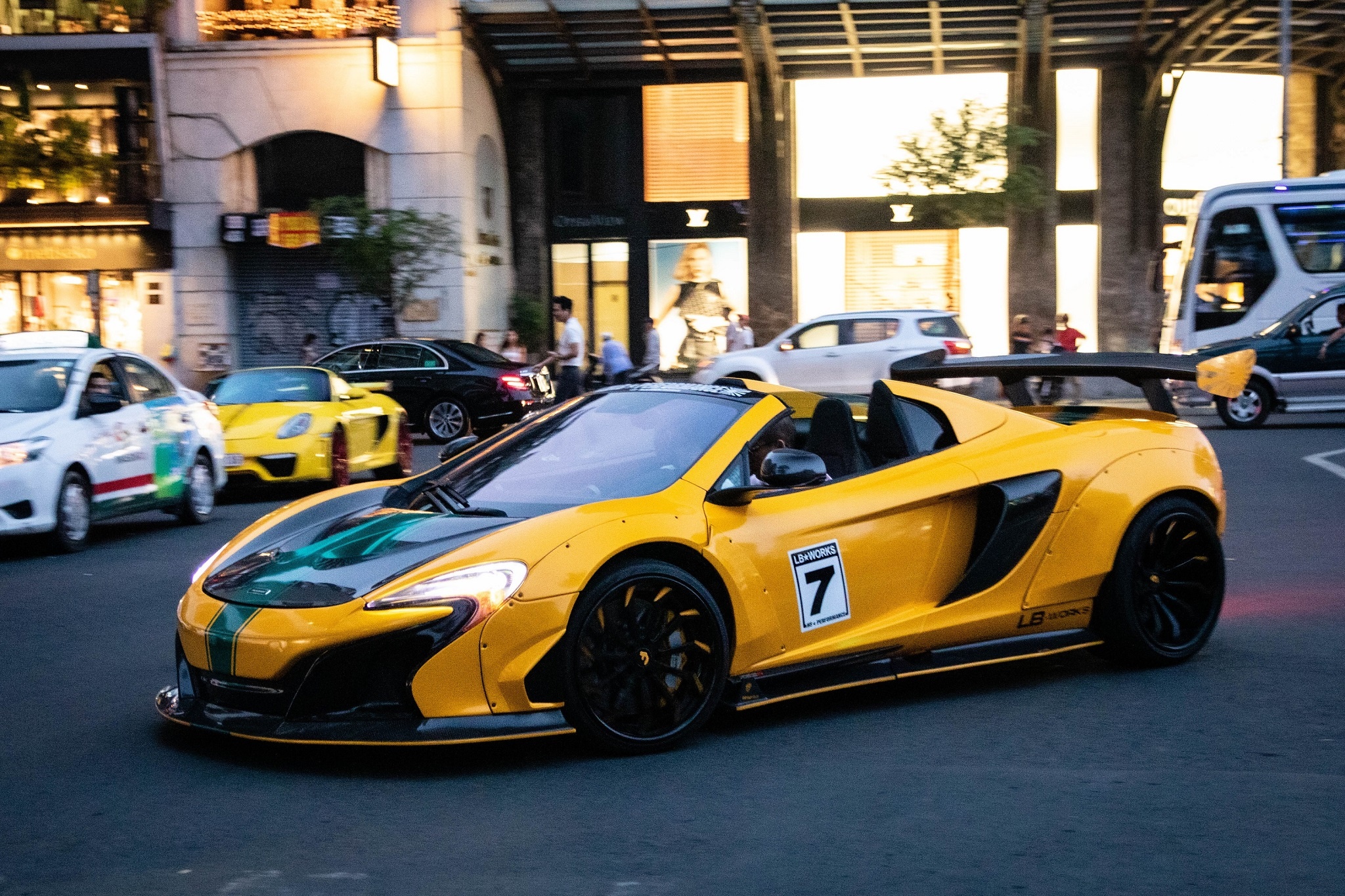 Ngam sieu xe McLaren 650S Spider do than rong anh 30