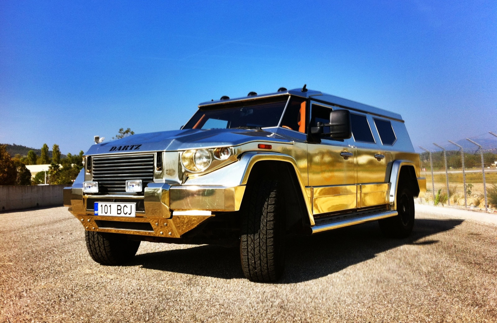 9 mau oto boc thep cung nhat tung duoc san xuat thuong mai hinh anh