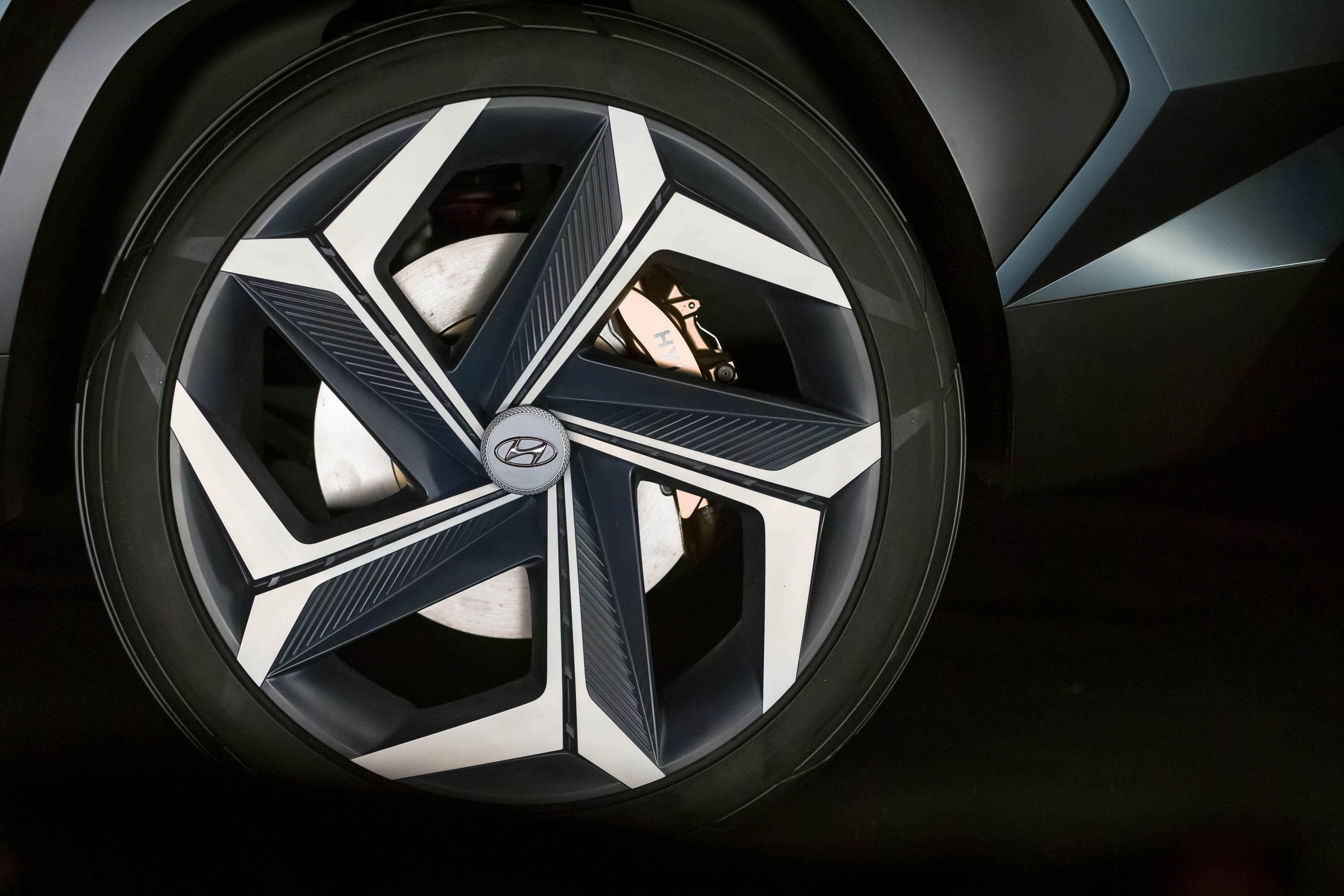 Chiem nguong thiet ke Hyundai Vision T anh 32