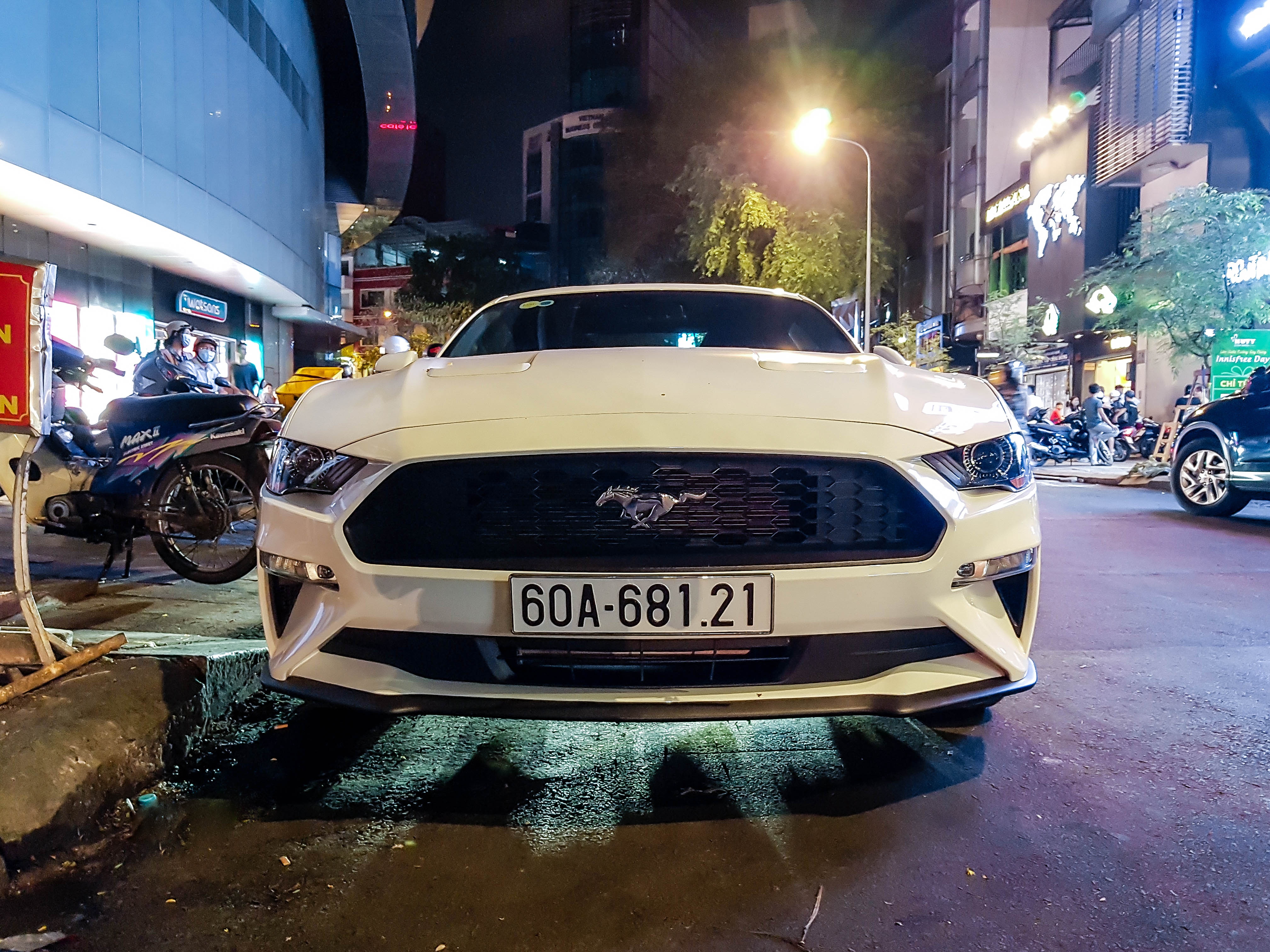 Ford Mustang facelift hang hiem tai TP.HCM anh 2