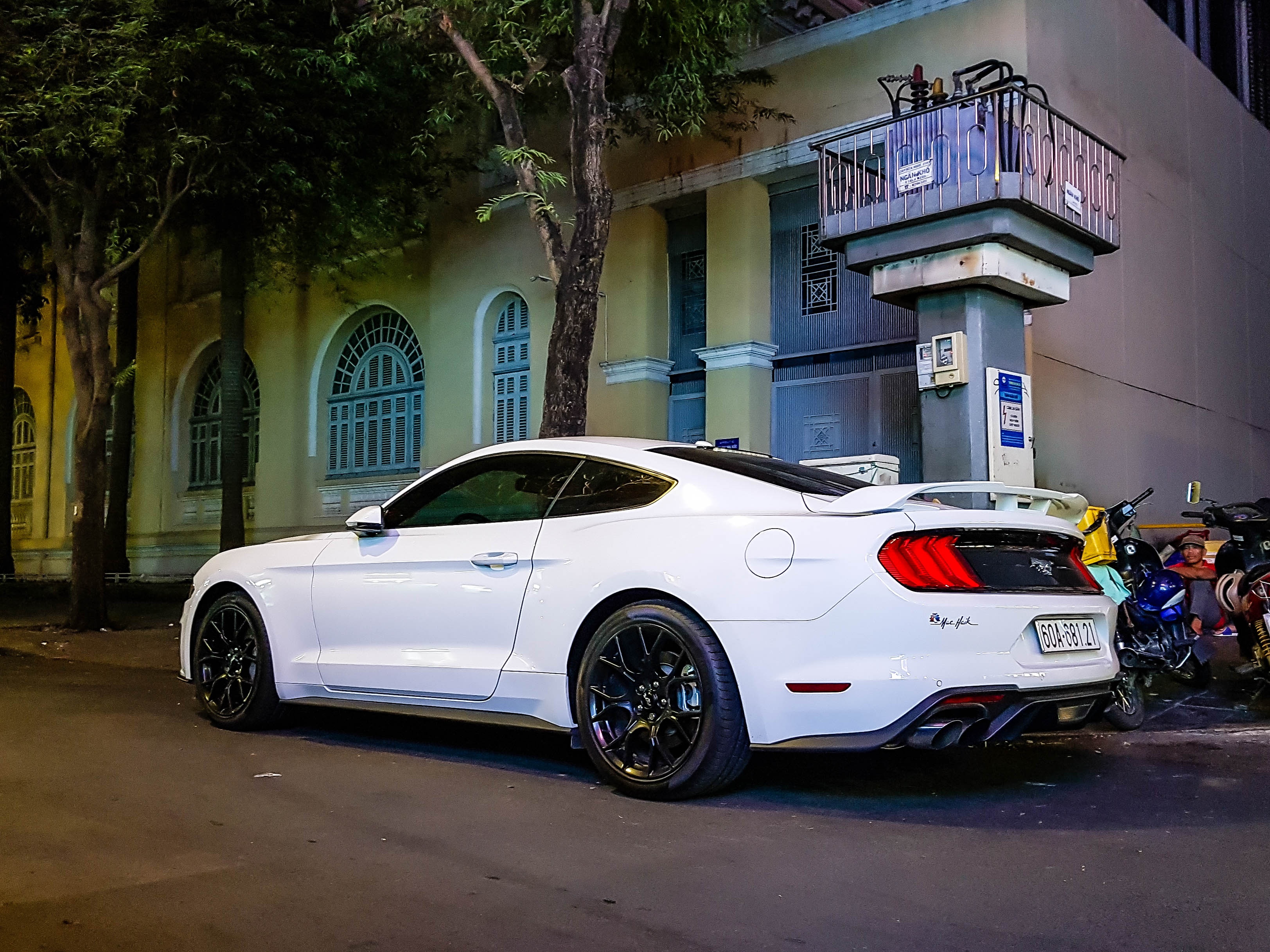 Ford Mustang facelift hang hiem tai TP.HCM anh 9