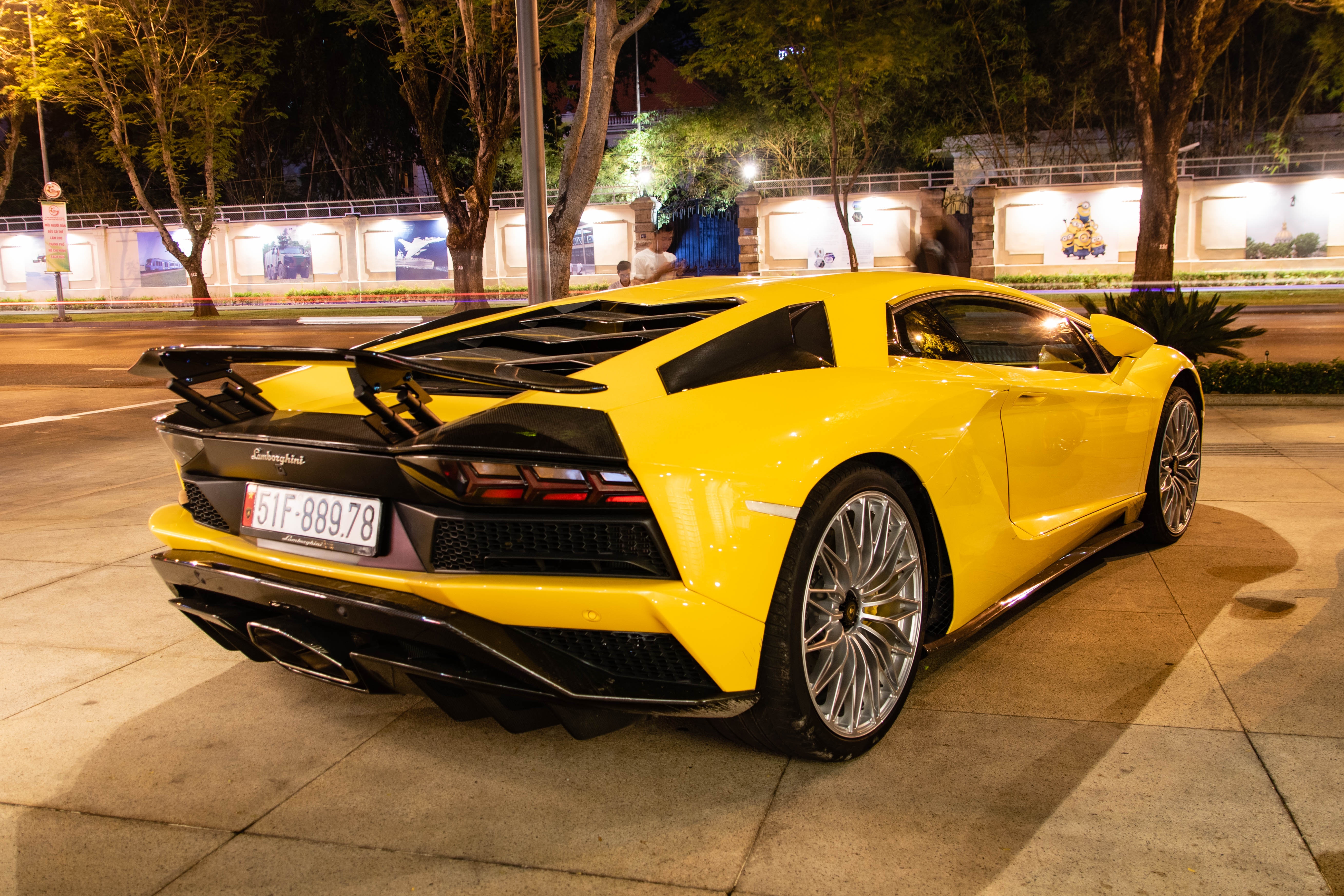 Lamborghini Aventador S duoc do do choi dat tien o TP.HCM anh 8