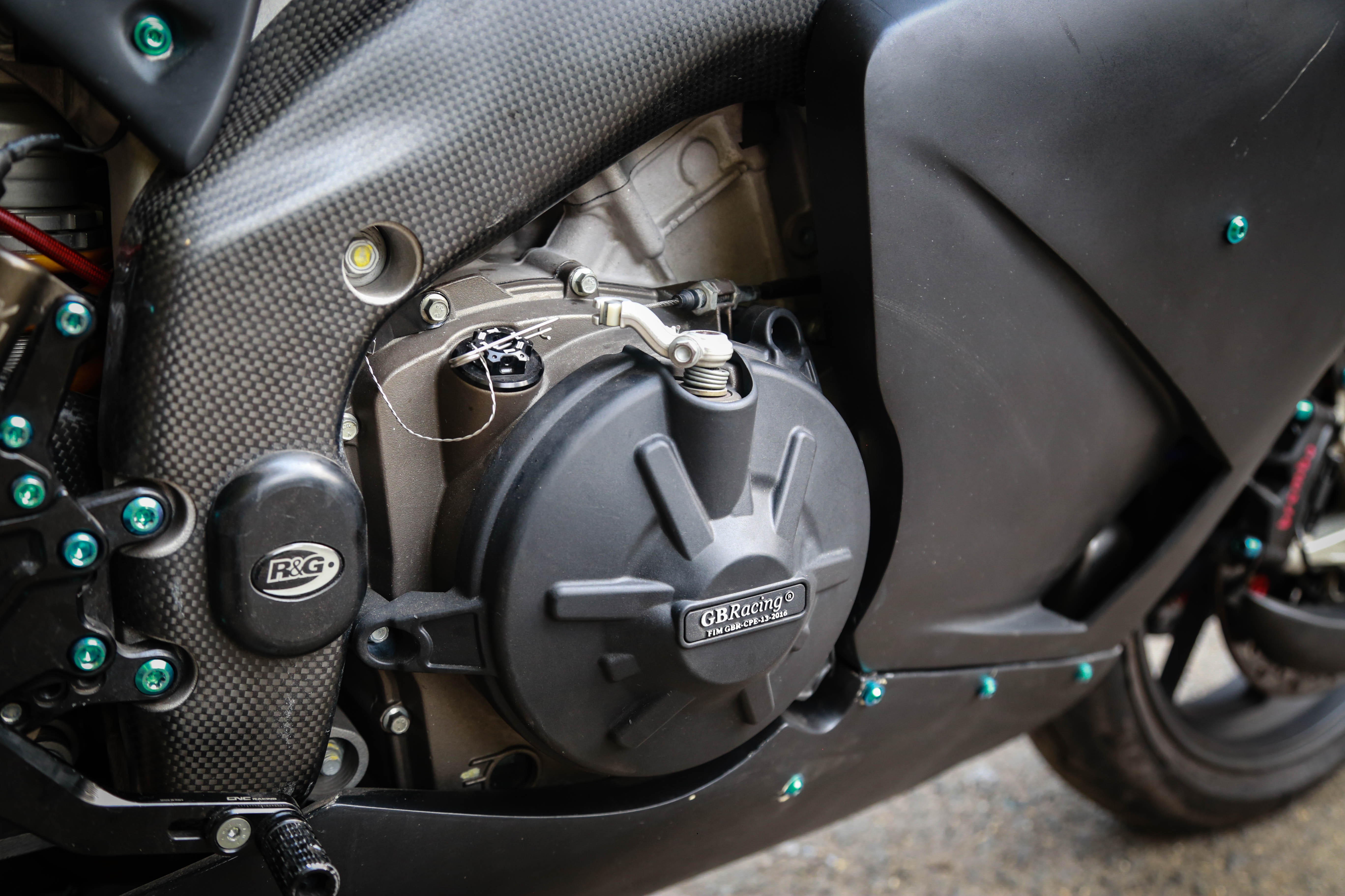 Aprilia RSV4 do phong cach xe dua GP anh 13