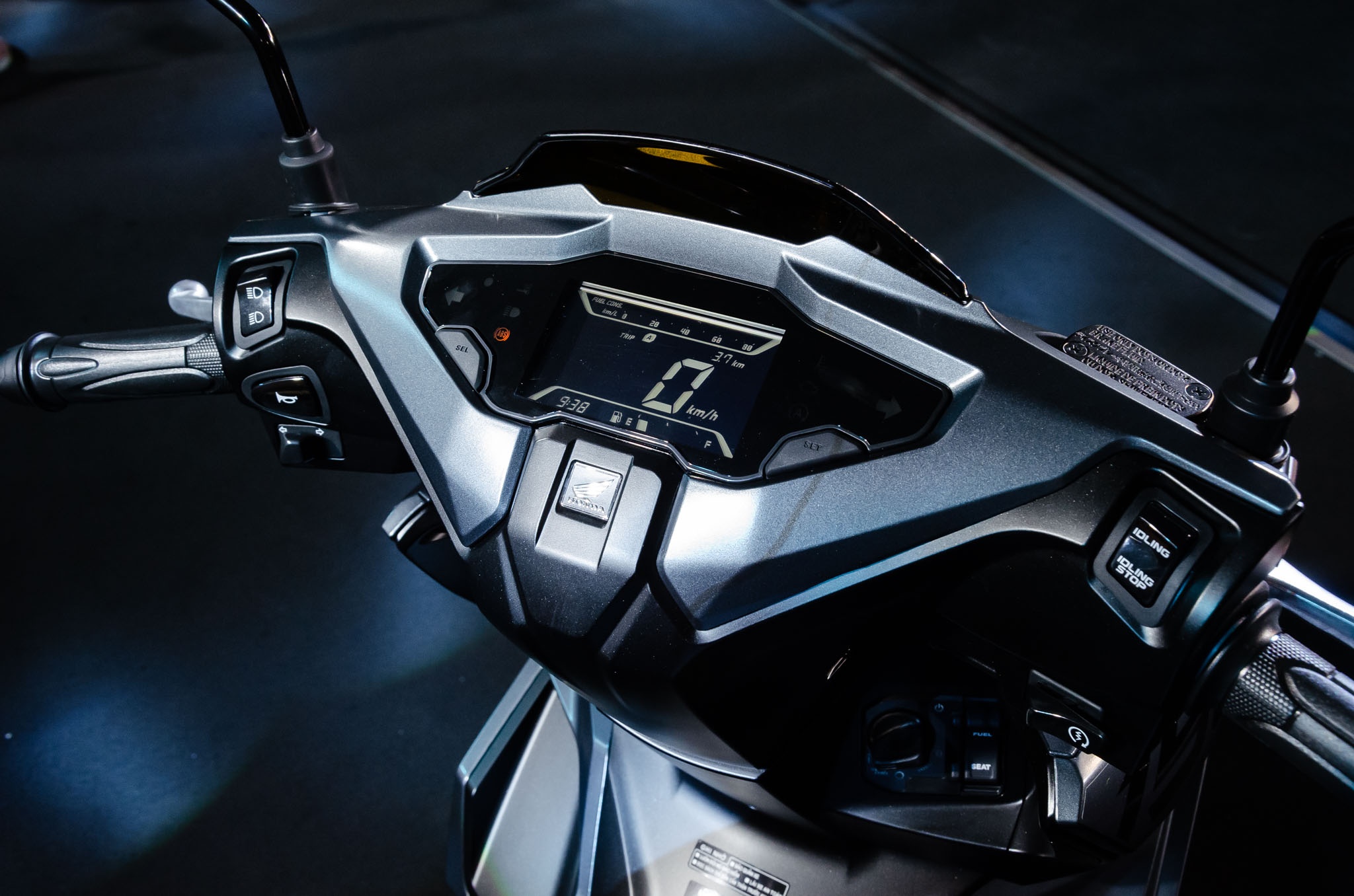 So sanh Honda Air Blade 150 va Honda Vario 150 anh 11