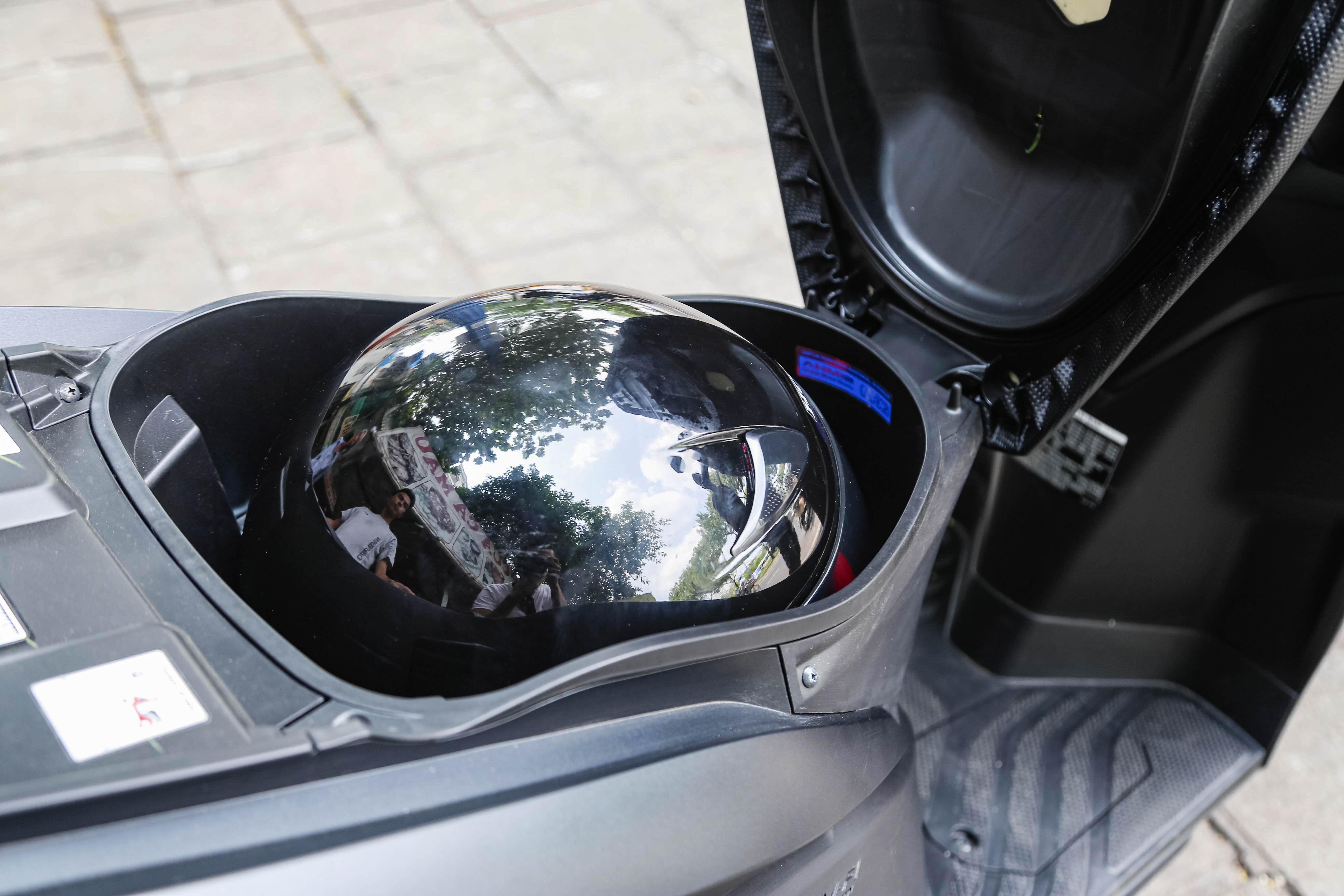 So sánh Honda Air Blade 150 và Honda Vario 150 ảnh 8 So sanh Honda Air Blade 150 va Honda Vario 150 anh 8