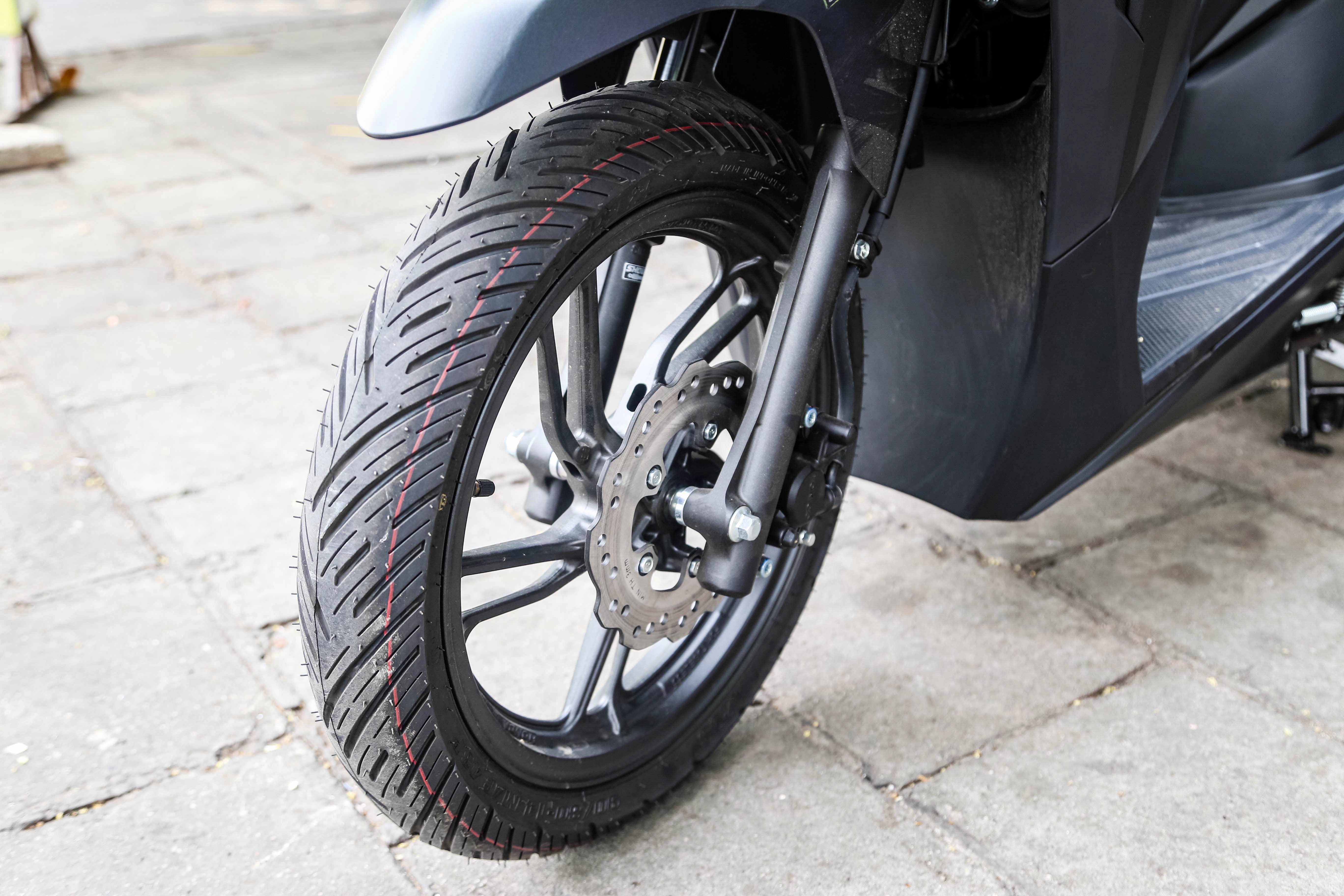 So sánh Honda Air Blade 150 và Honda Vario 150 ảnh 10 So sanh Honda Air Blade 150 va Honda Vario 150 anh 10