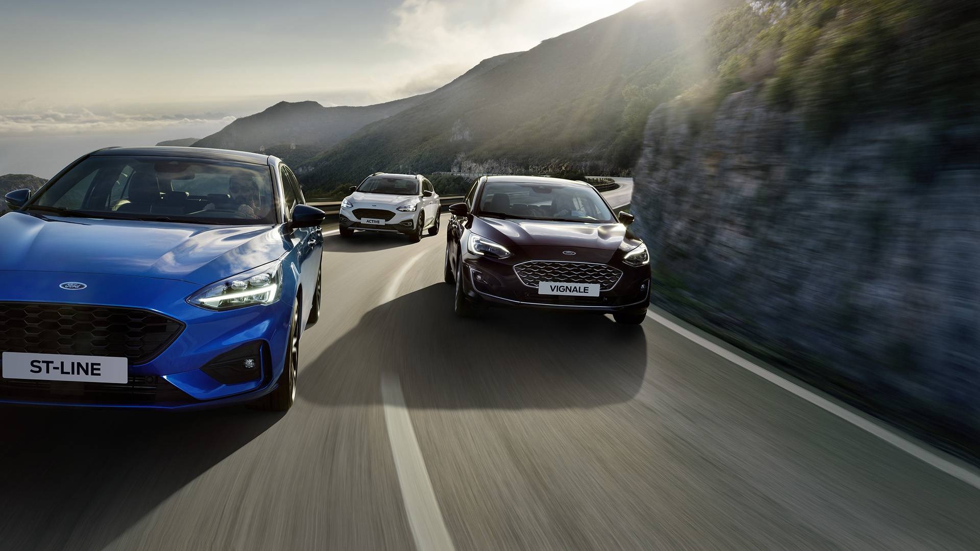 Ford Focus RS 2021 trang bị động cơ hybrid ảnh 4 Ford Focus RS 2021 trang bi dong co hybrid anh 4