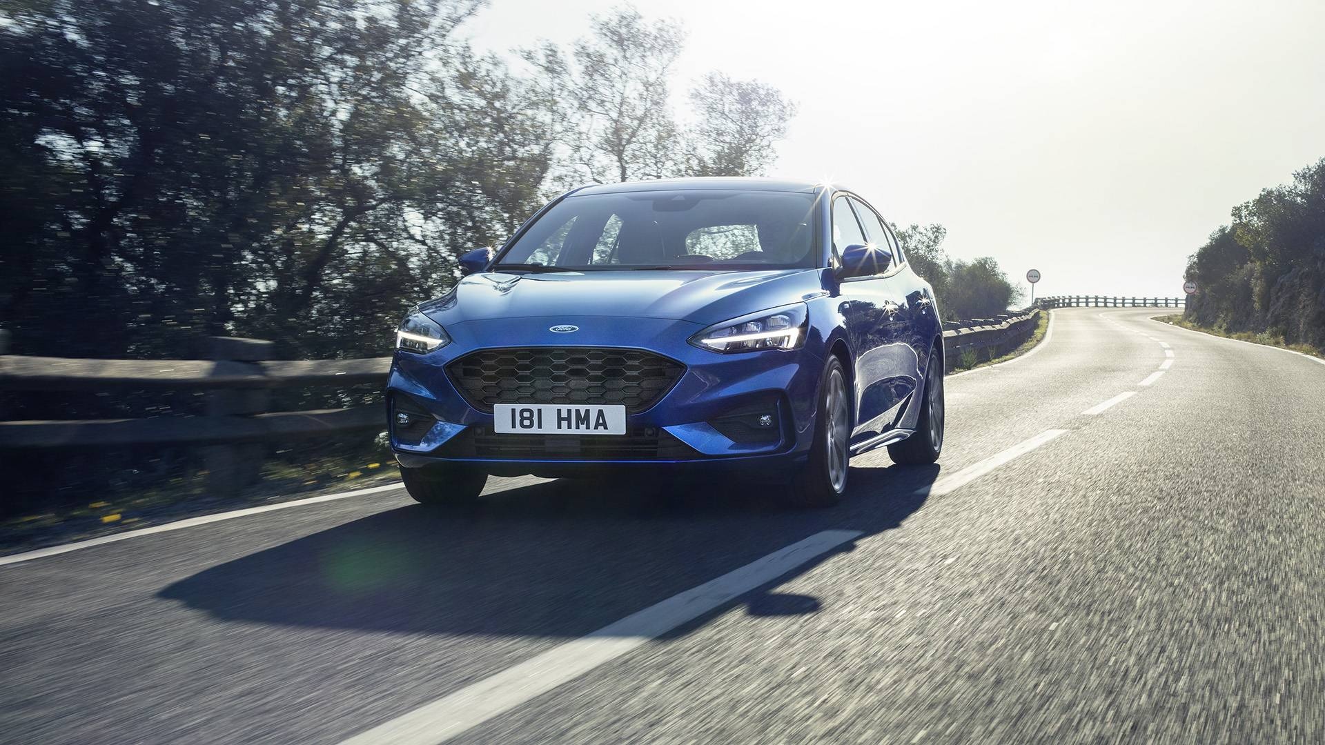 Ford Focus RS 2021 trang bị động cơ hybrid ảnh 3 Ford Focus RS 2021 trang bi dong co hybrid anh 3