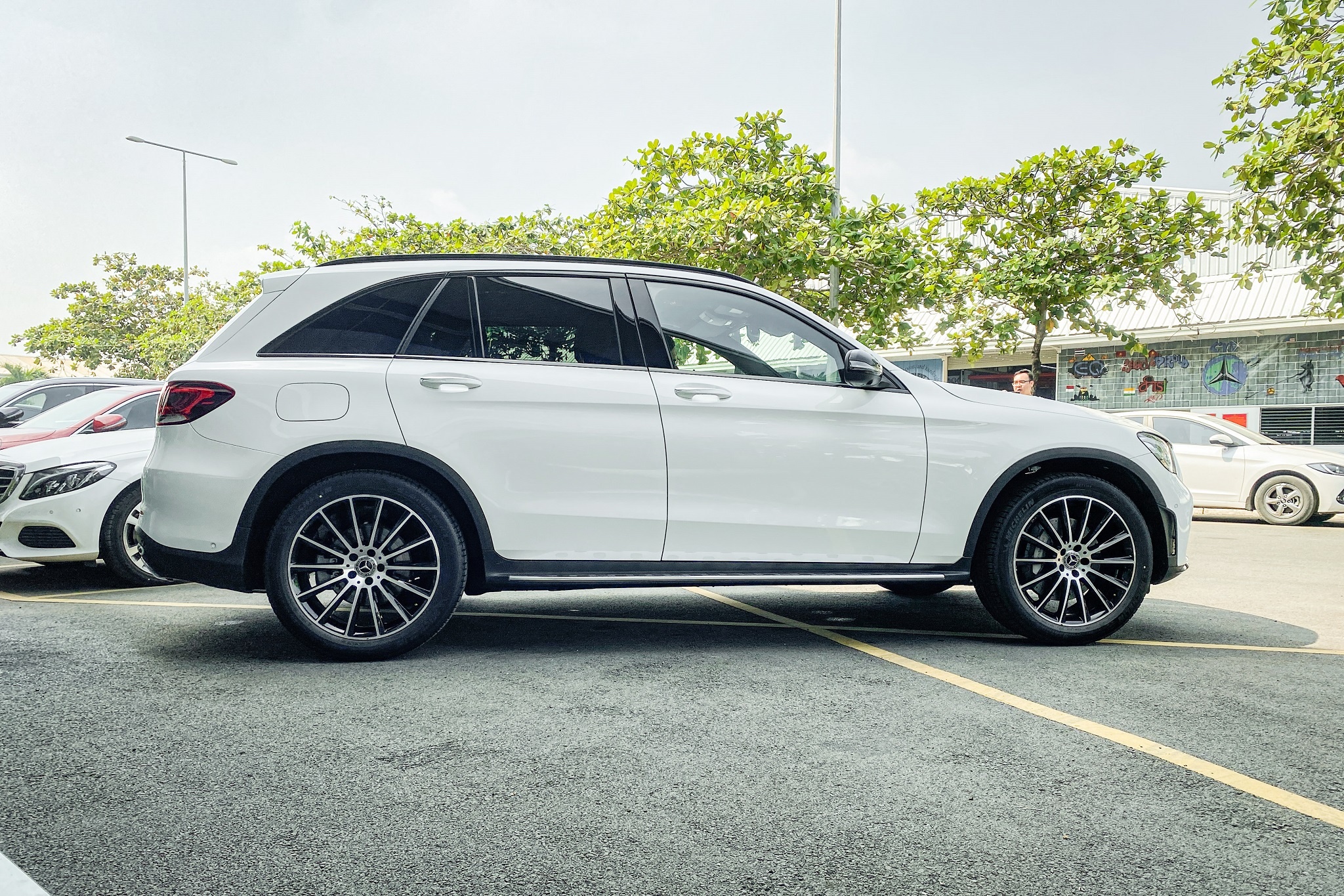 Chi tiet Mercedes-Benz GLC 300 4Matic 2020 anh 14