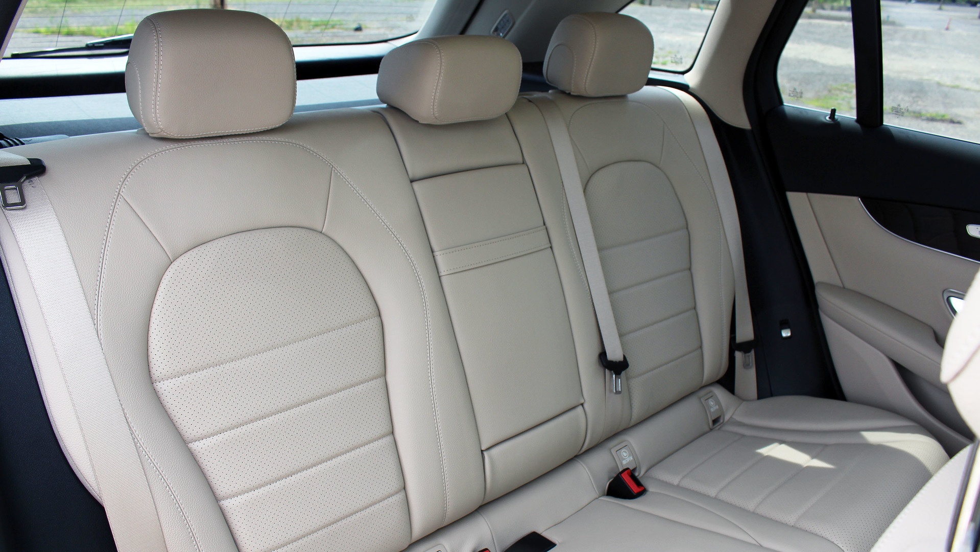 So sánh Mercedes-Benz GLC 300 facelift là đời cũ ảnh 16 So sanh Mercedes-Benz GLC 300 facelift la doi cu anh 16