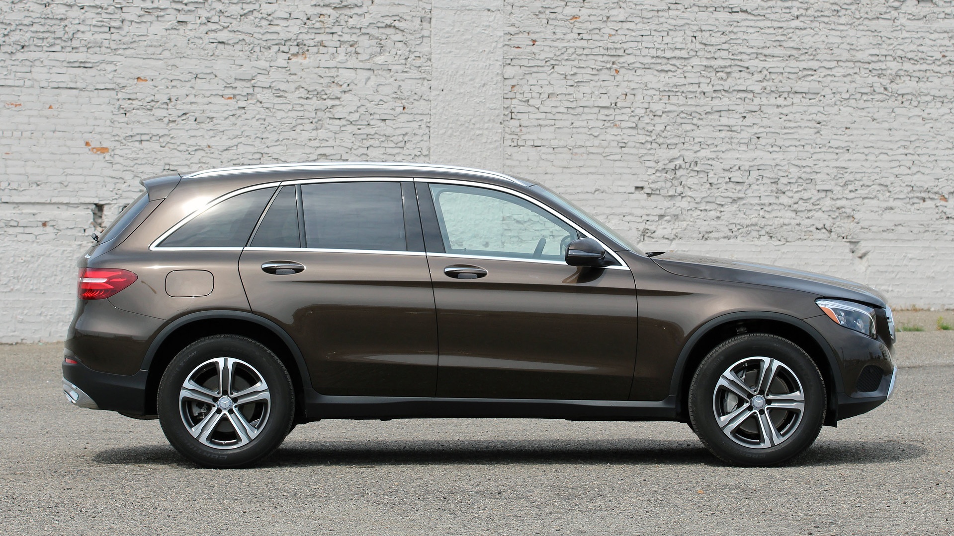 So sánh Mercedes-Benz GLC 300 facelift là đời cũ ảnh 4 So sanh Mercedes-Benz GLC 300 facelift la doi cu anh 4