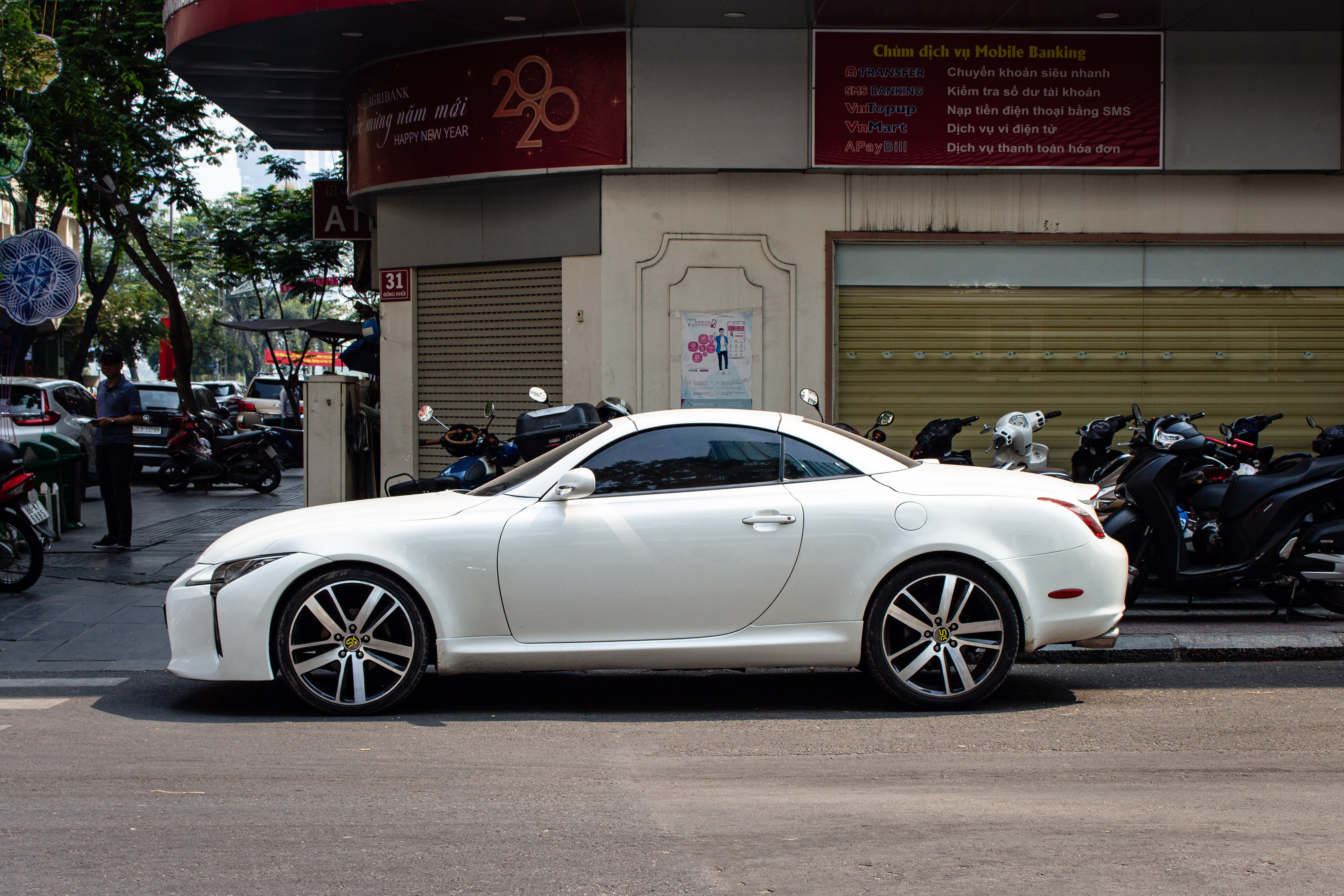 Lexus SC430 lot xac thanh LC500h anh 3
