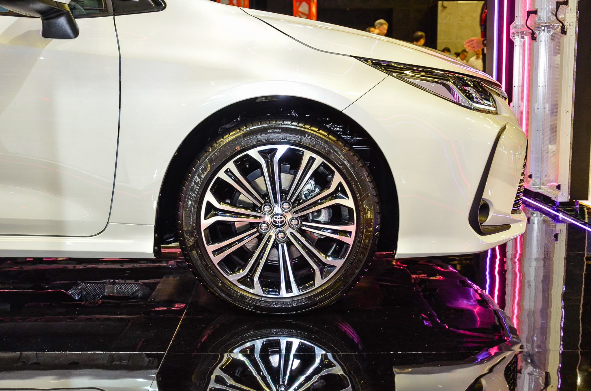 Cận cảnh Toyota Corolla Altis 2020 ảnh 8 Can canh Toyota Corolla Altis 2020 anh 8