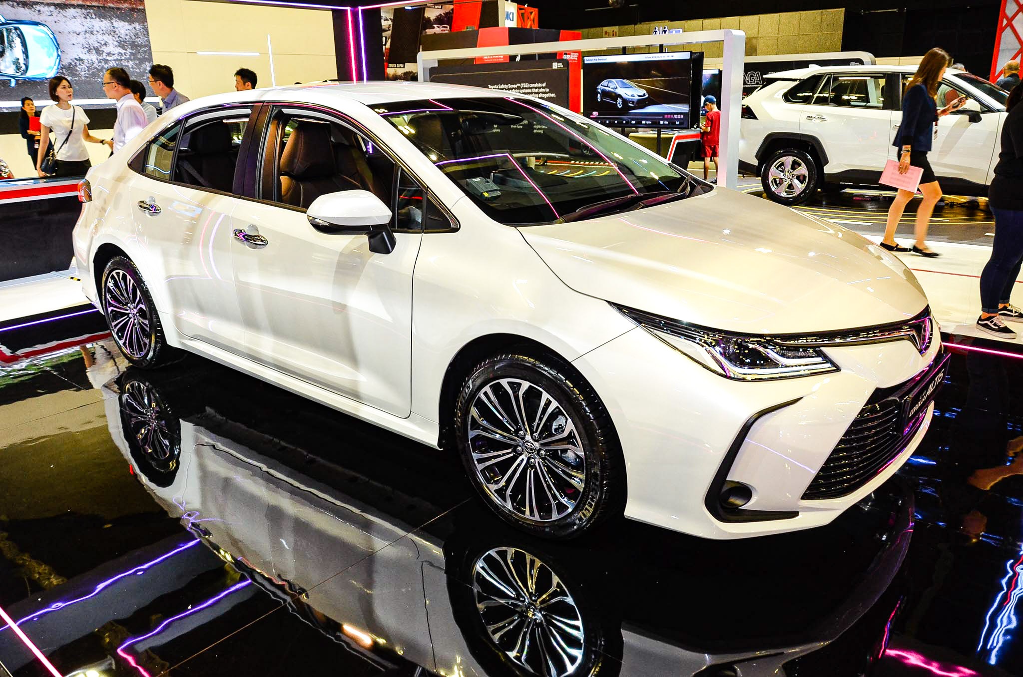 Cận cảnh Toyota Corolla Altis 2020 ảnh 1 Can canh Toyota Corolla Altis 2020 anh 1