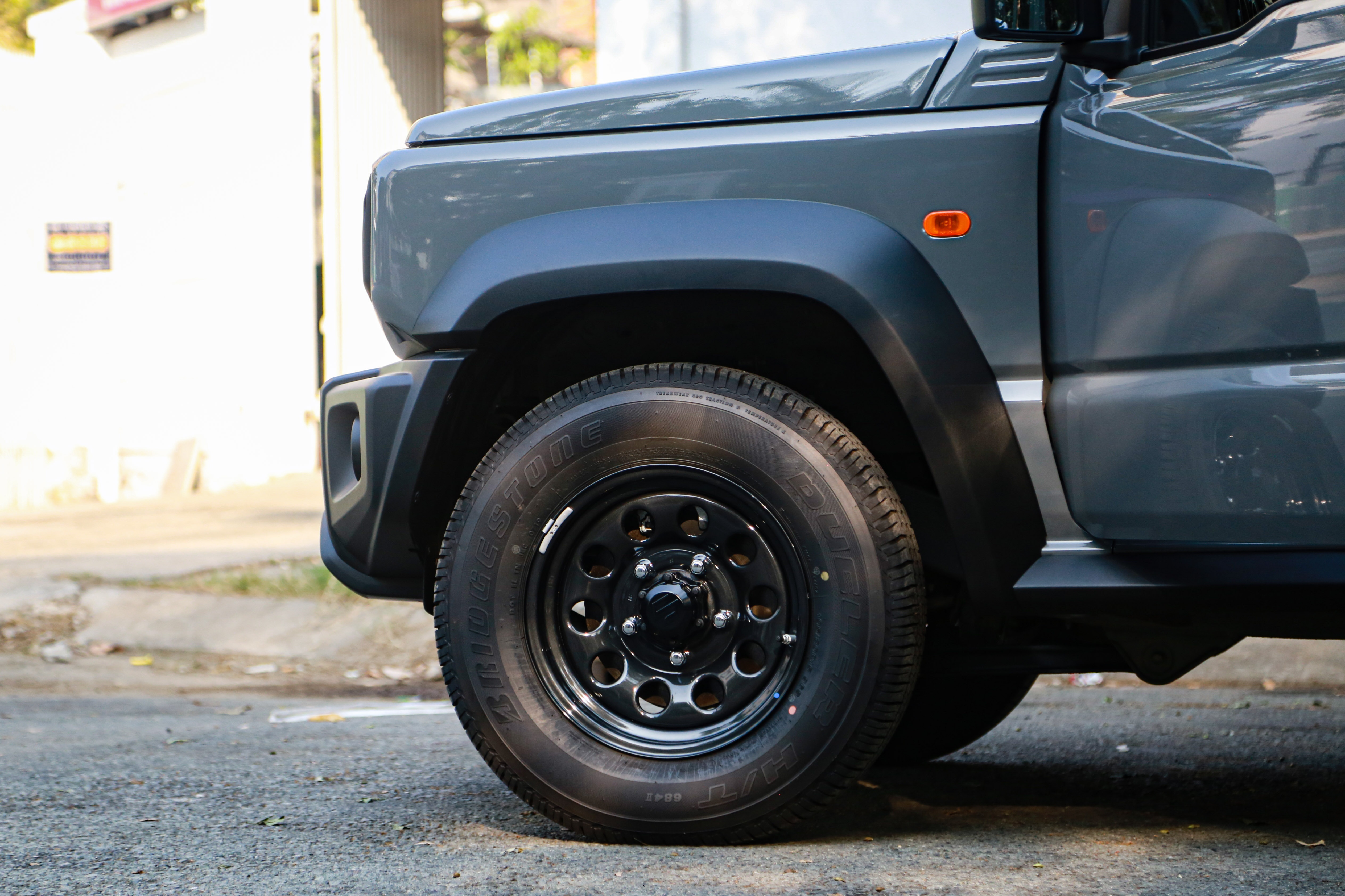 Suzuki Jimny đầu tiên cập bến VN ảnh 6 Suzuki Jimny dau tien cap ben VN anh 6