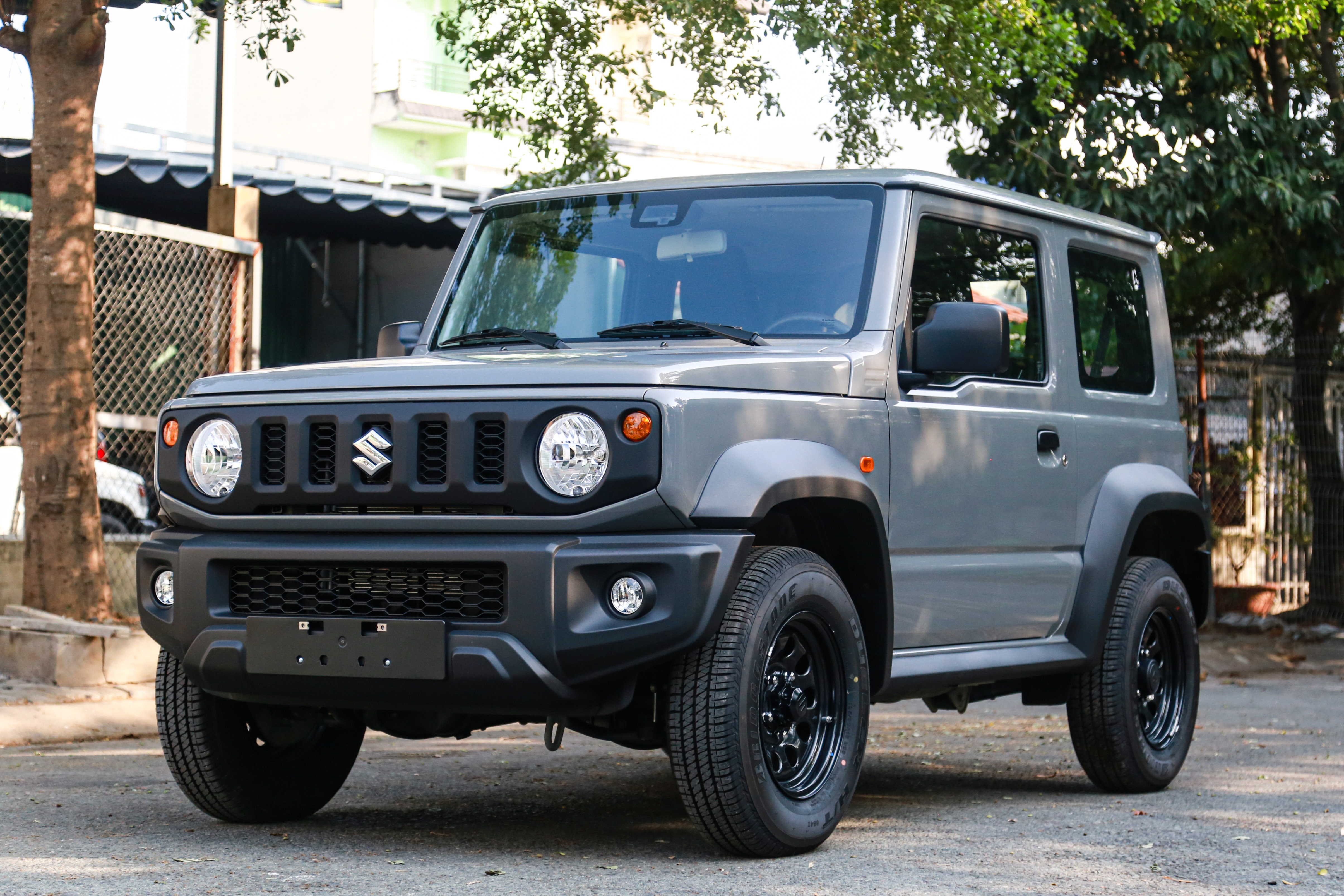 Suzuki Jimny đầu tiên cập bến VN ảnh 2 Suzuki Jimny dau tien cap ben VN anh 2